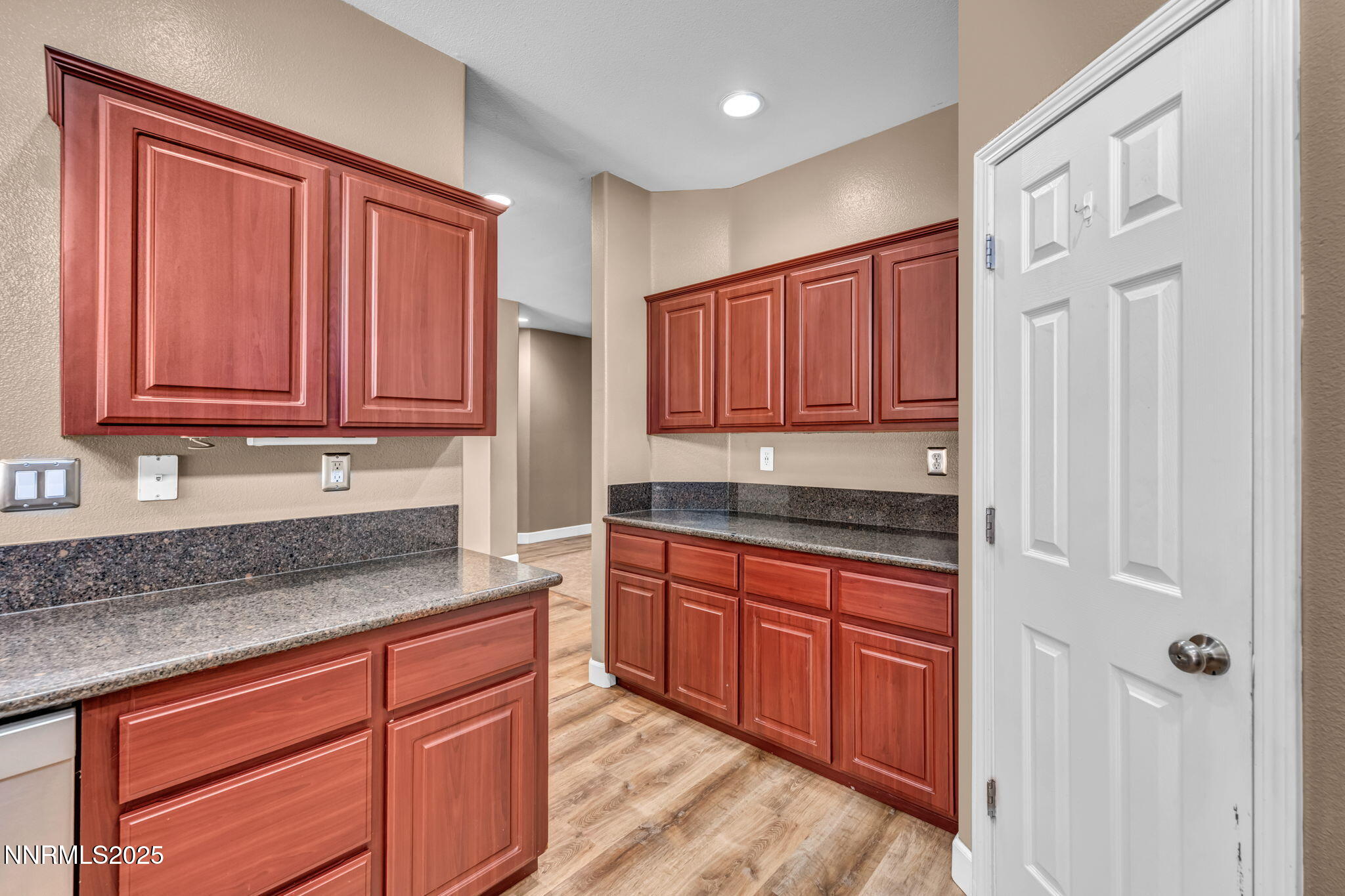 63-web-or-mls-965-aster-ln