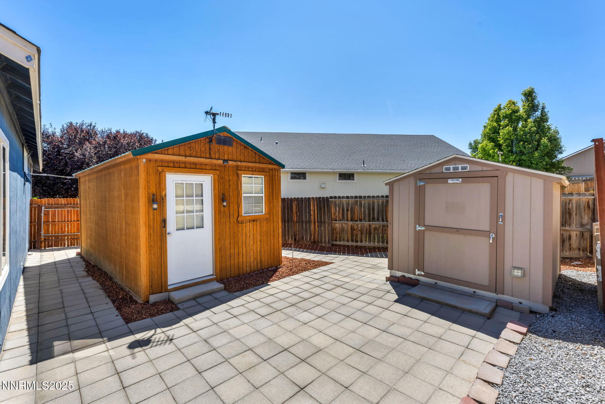 11-web-or-mls-965-aster-ln