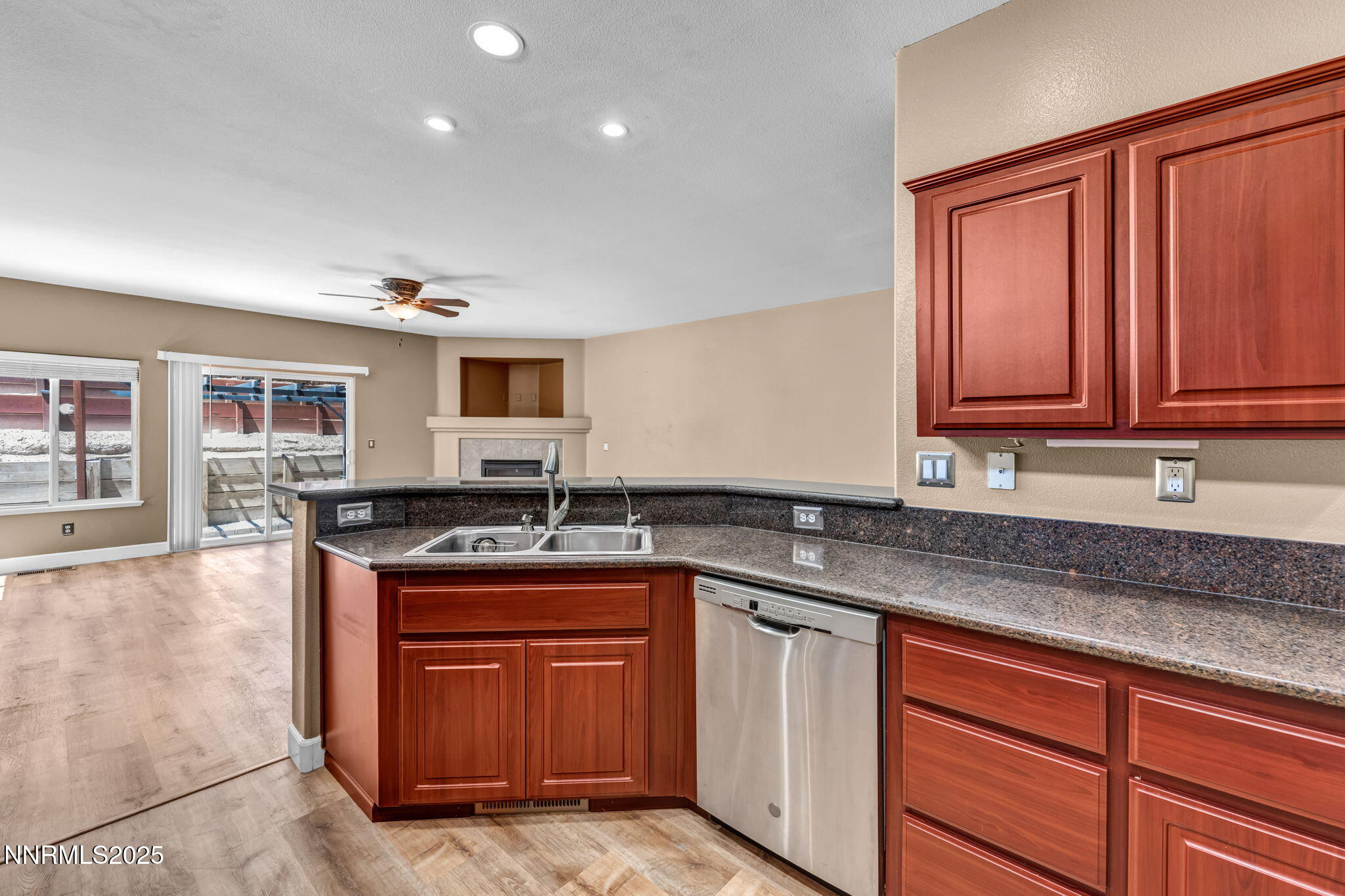 61-web-or-mls-965-aster-ln