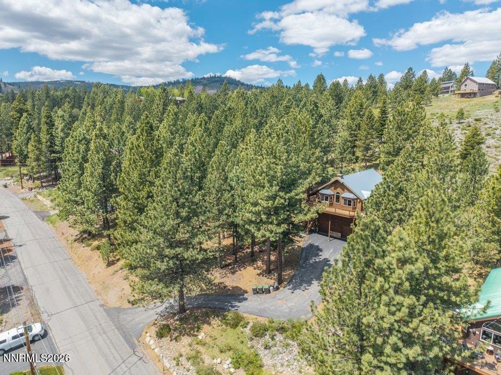 Photo of 12698 Stockholm Way, Truckee, CA 96161 (MLS # 260006622)