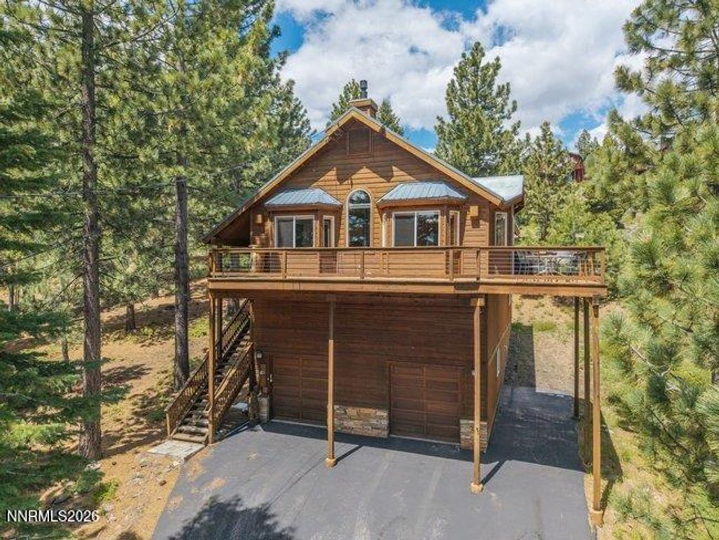 Photo of 12698 Stockholm Way, Truckee, CA 96161 (MLS # 260006622)