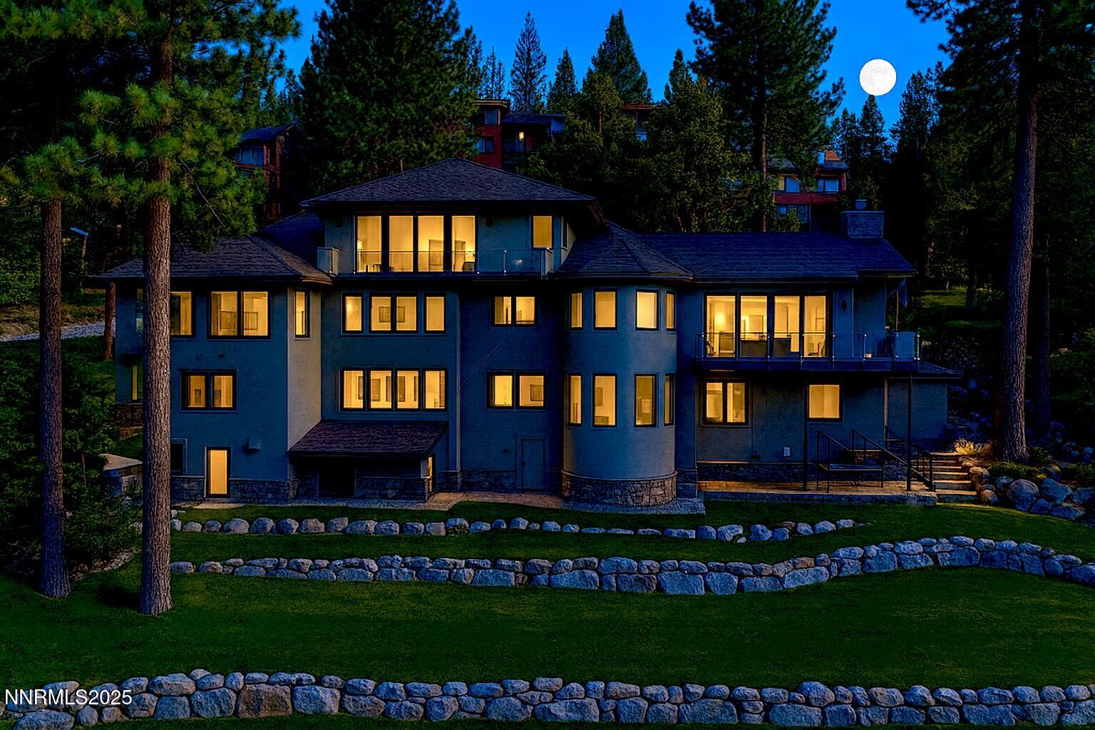 D8035A94-529A-449D-B0D0-0030388CB8BD