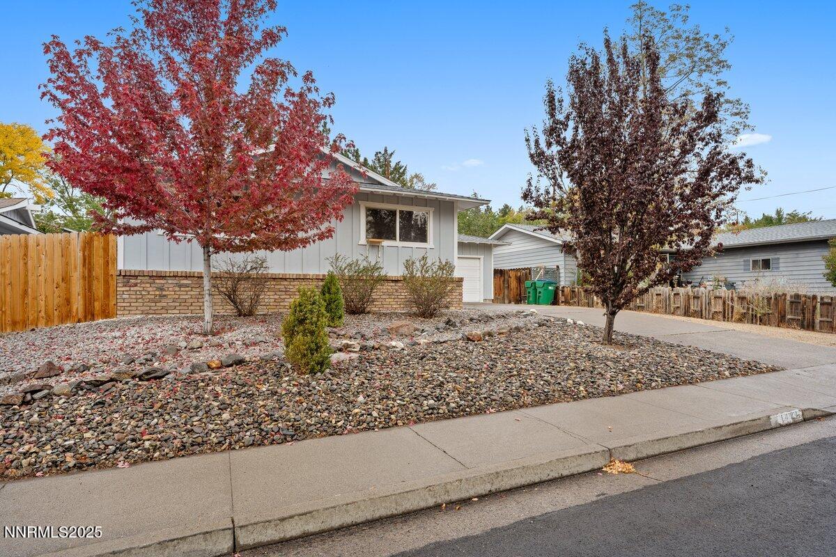 1421 Surf Way Reno NV 89503 1 of 32