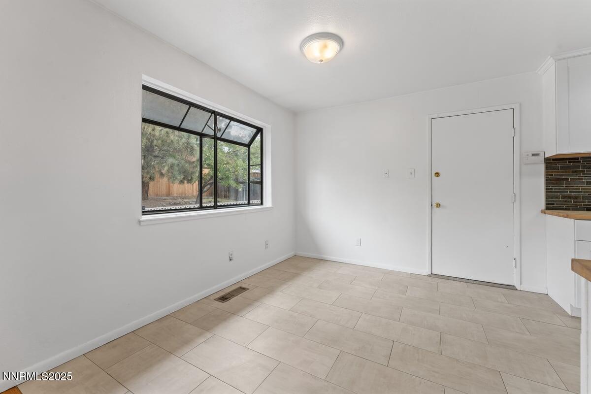 1421 Surf Way Reno NV 89503 10 of 32