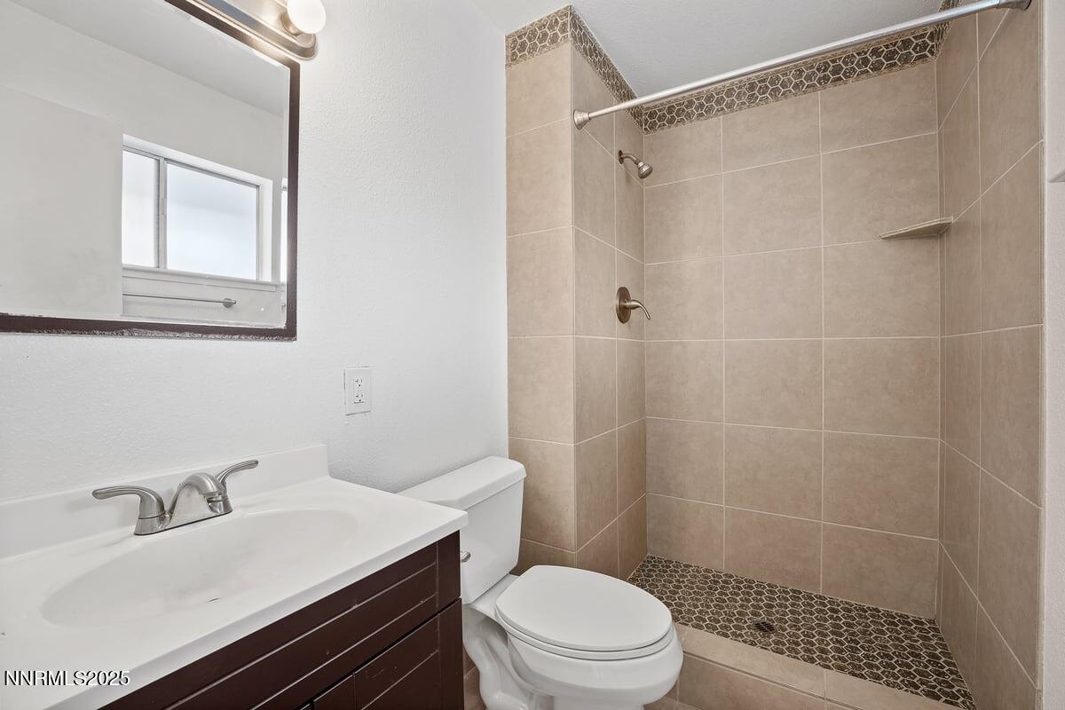 1421 Surf Way Reno NV 89503 19 of 32