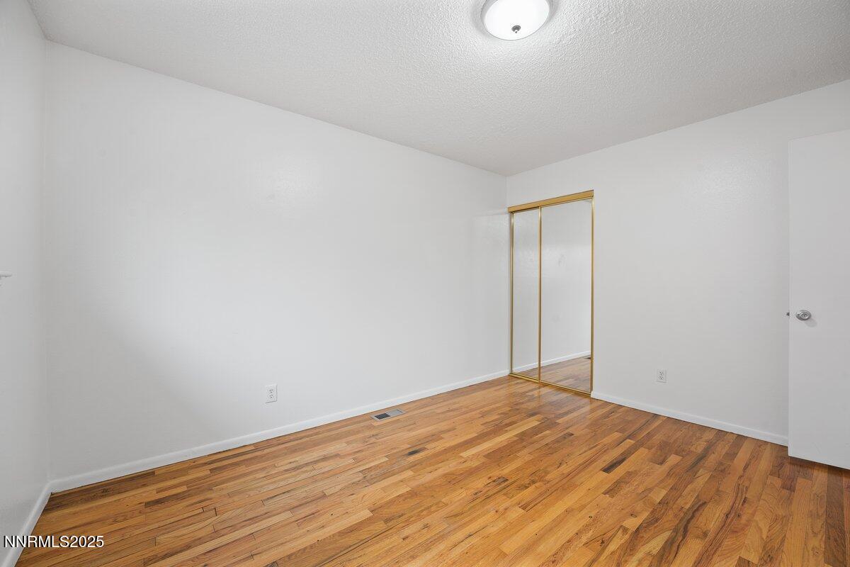 1421 Surf Way Reno NV 89503 21 of 32