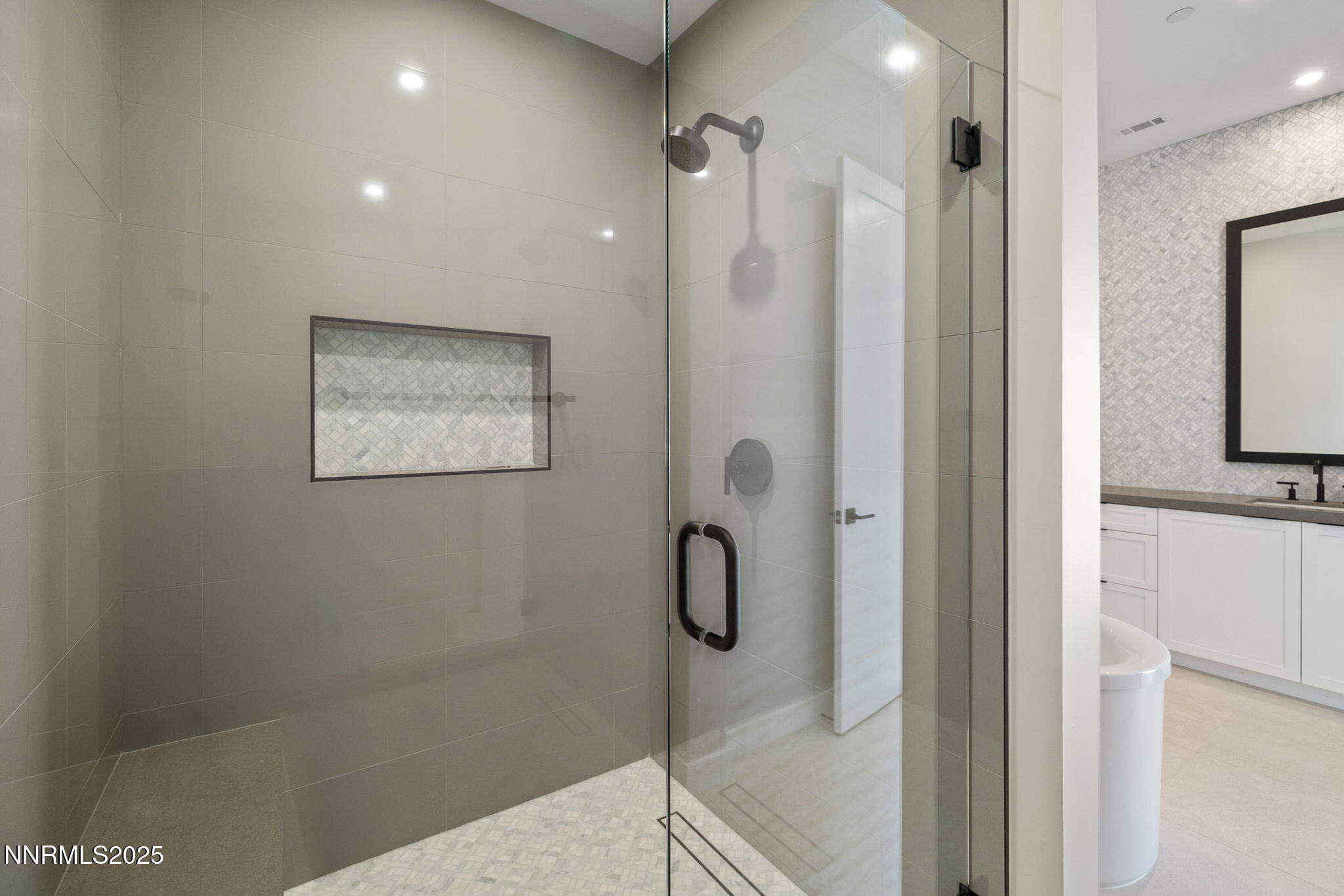 16-web-or-mls-42 Campolina unit 25-18