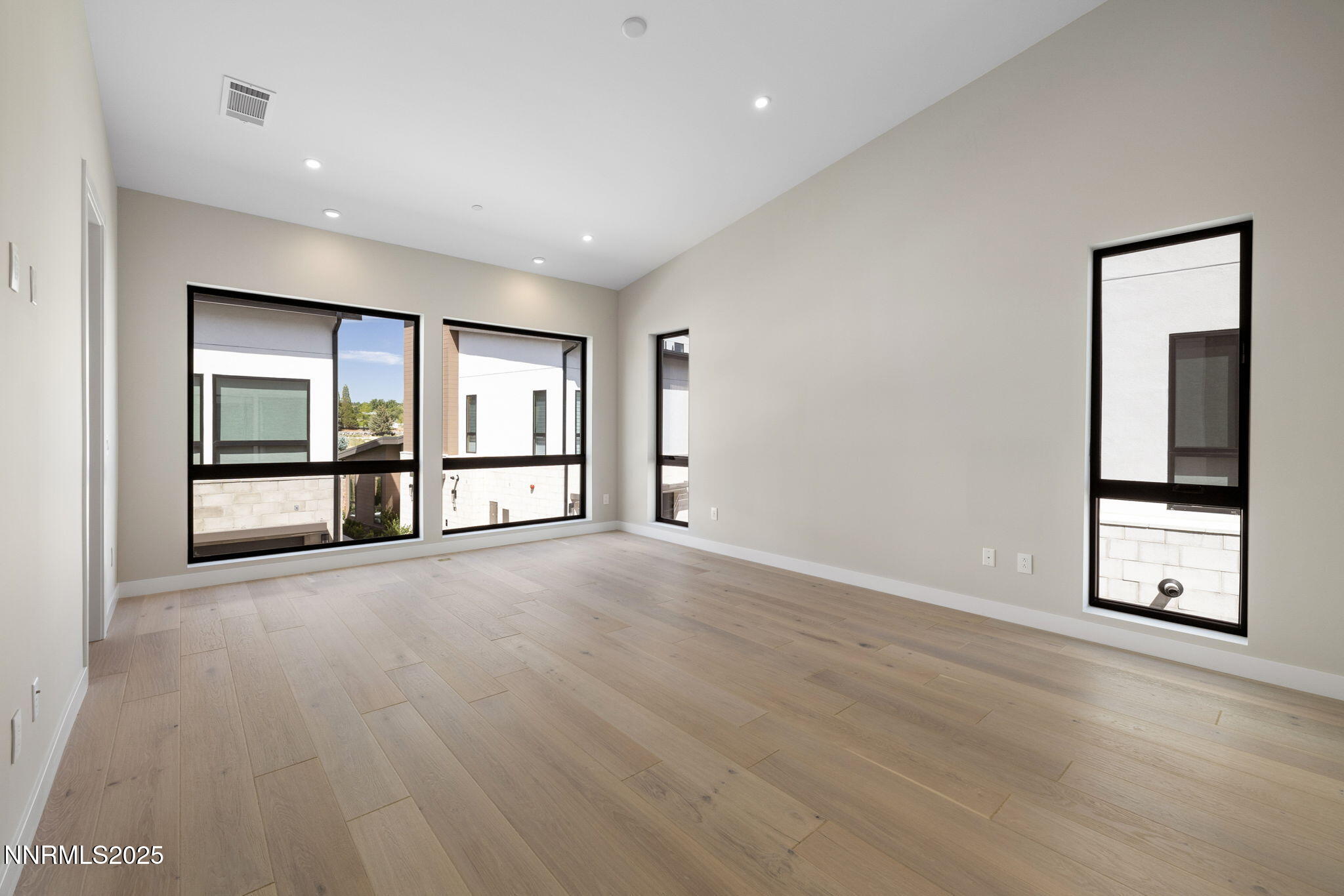 14-web-or-mls-42 Campolina unit 25-15