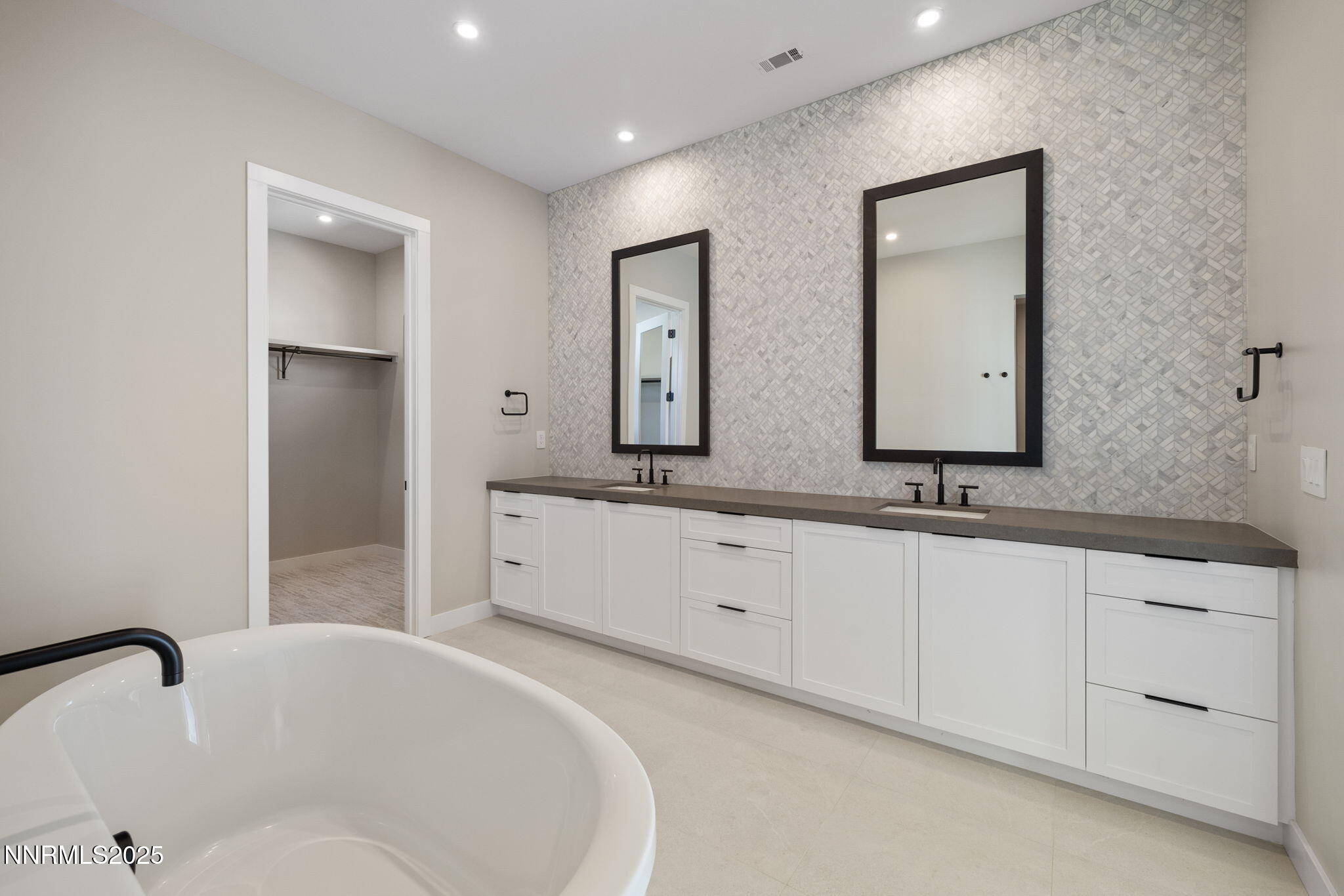 15-web-or-mls-42 Campolina unit 25-17