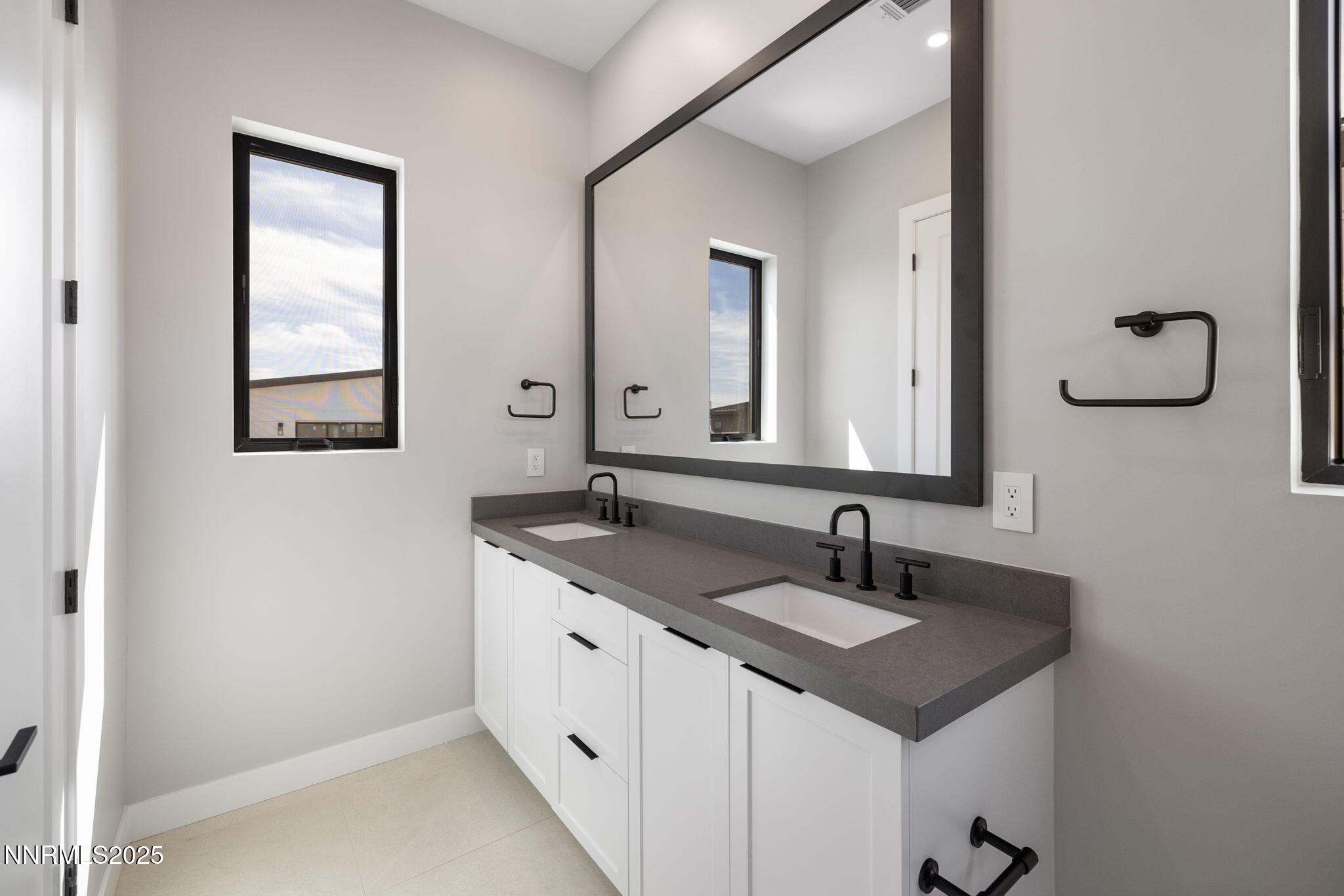 23-web-or-mls-42 Campolina unit 25-26