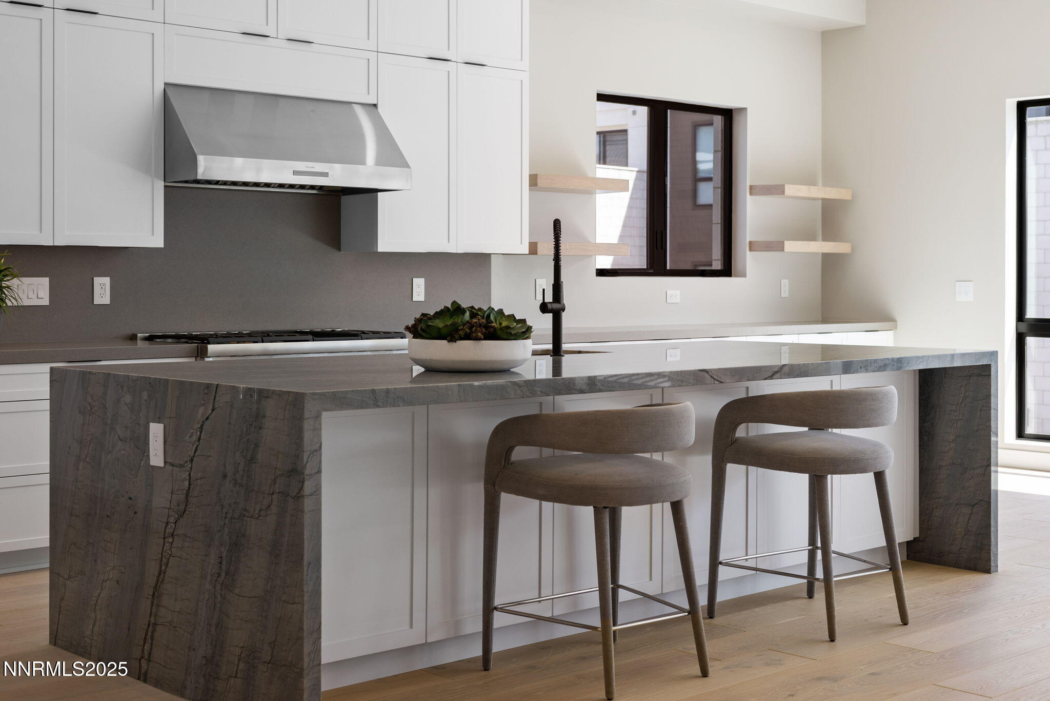 32-web-or-mls-42 Campolina unit 25-33