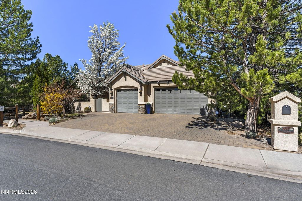 Photo of 4995 Mountainshyre Road, Reno, NV 89519 (MLS # 260003417)