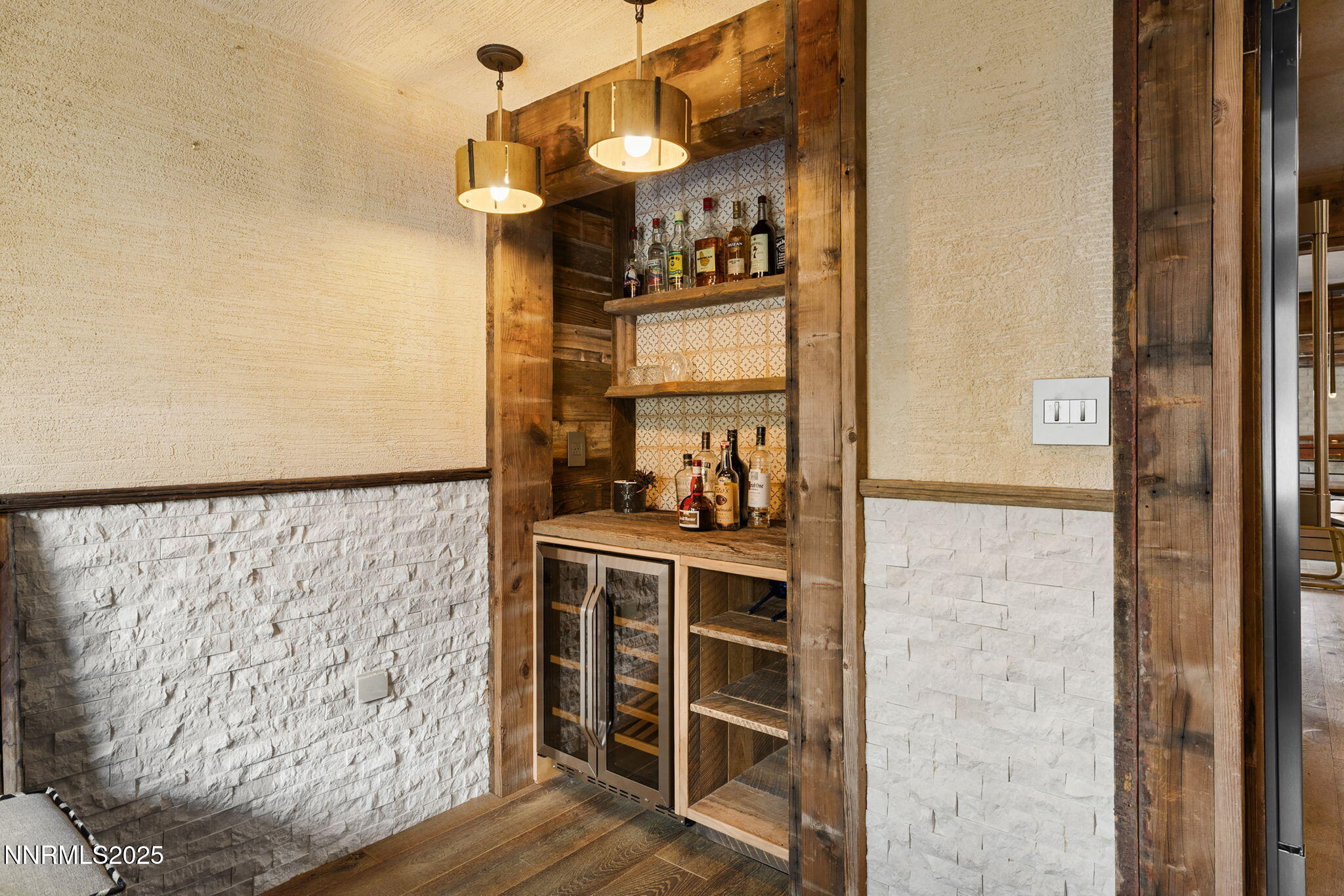 52-web-or-mls-1825 Manzanita-31