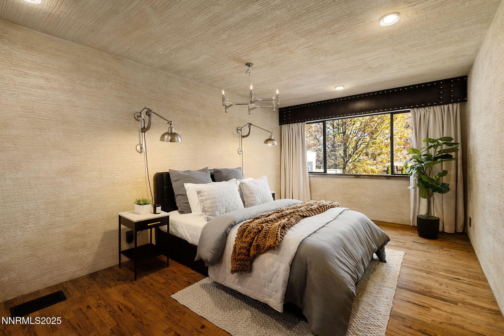 44-web-or-mls-1825 Manzanita-23