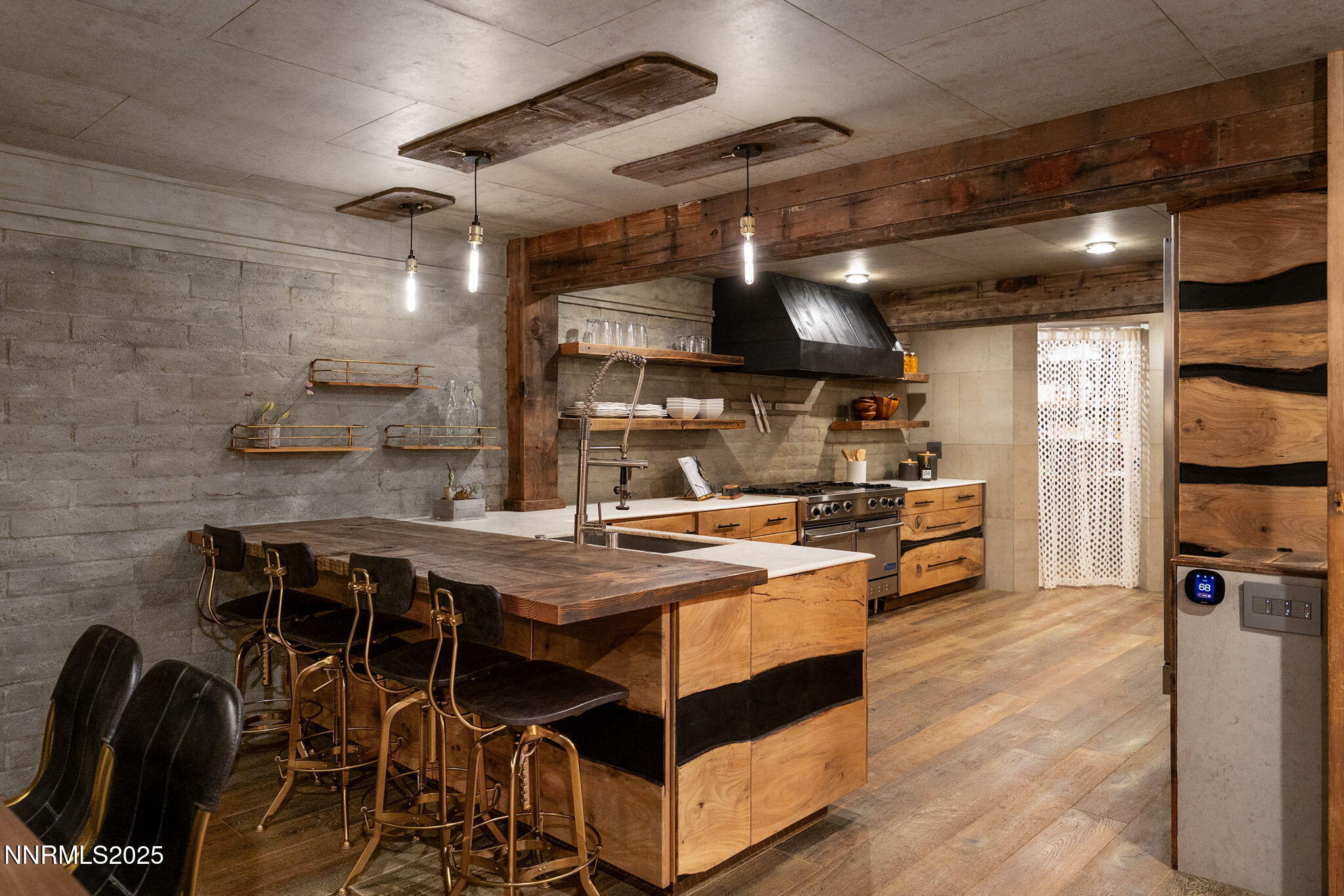 28-web-or-mls-1825 Manzanita-7