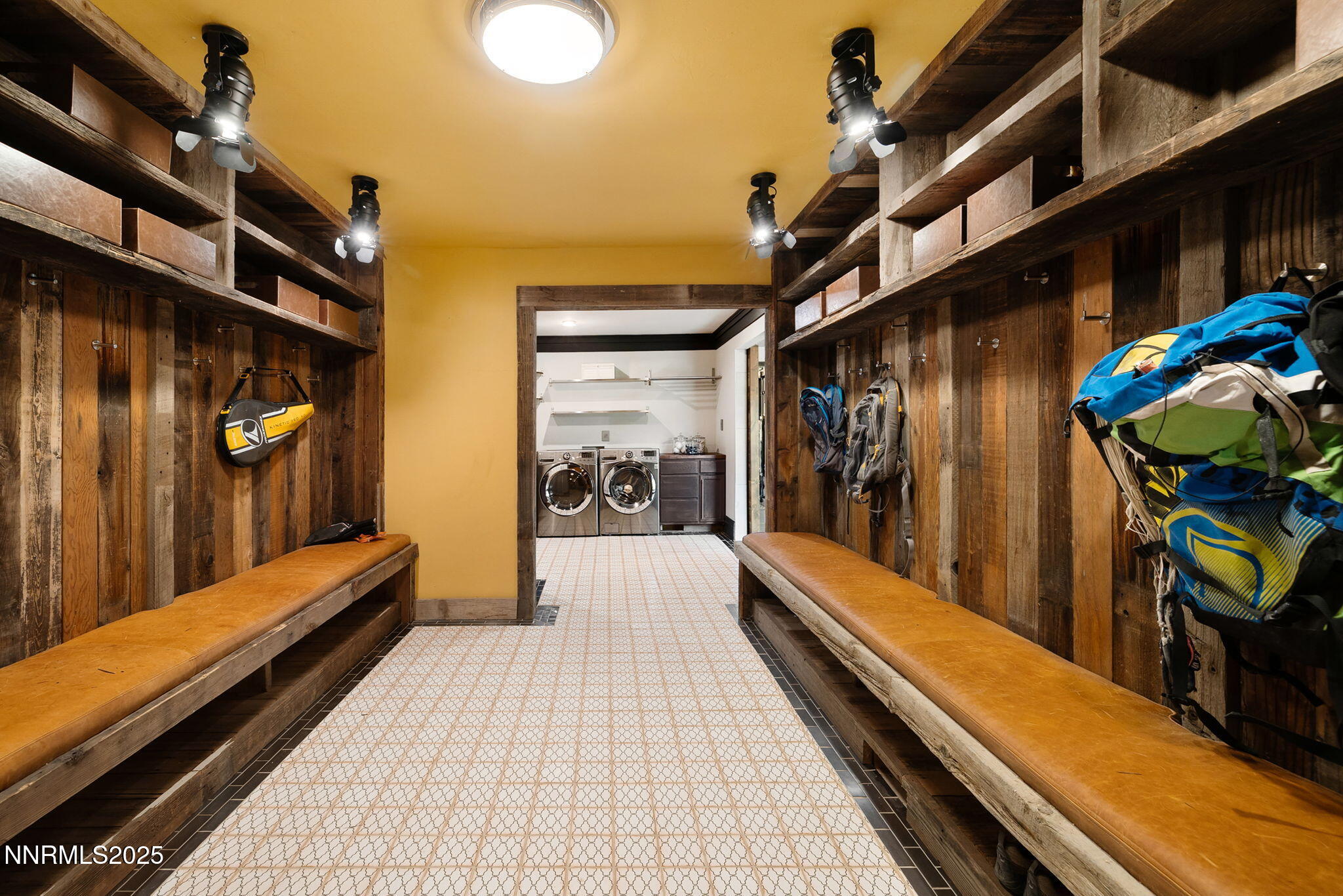 37-web-or-mls-1825 Manzanita-16