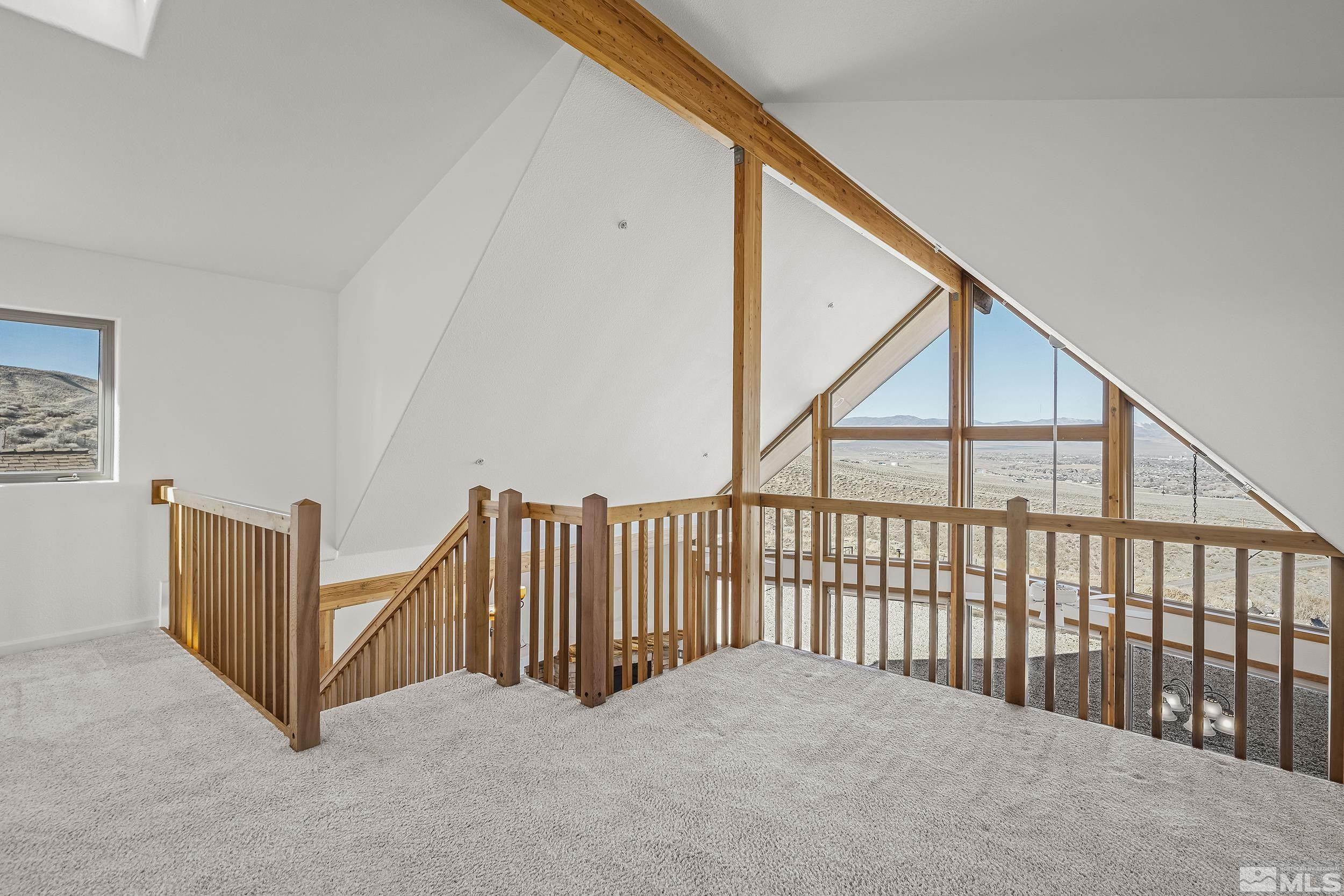 loft / flex space