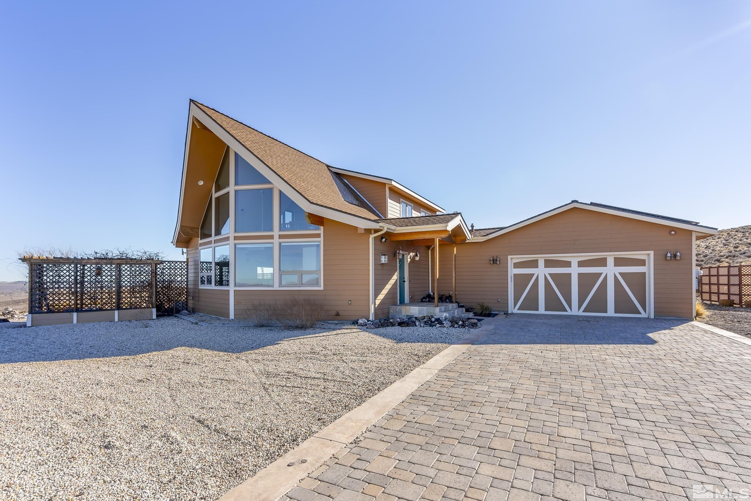 front view / garage