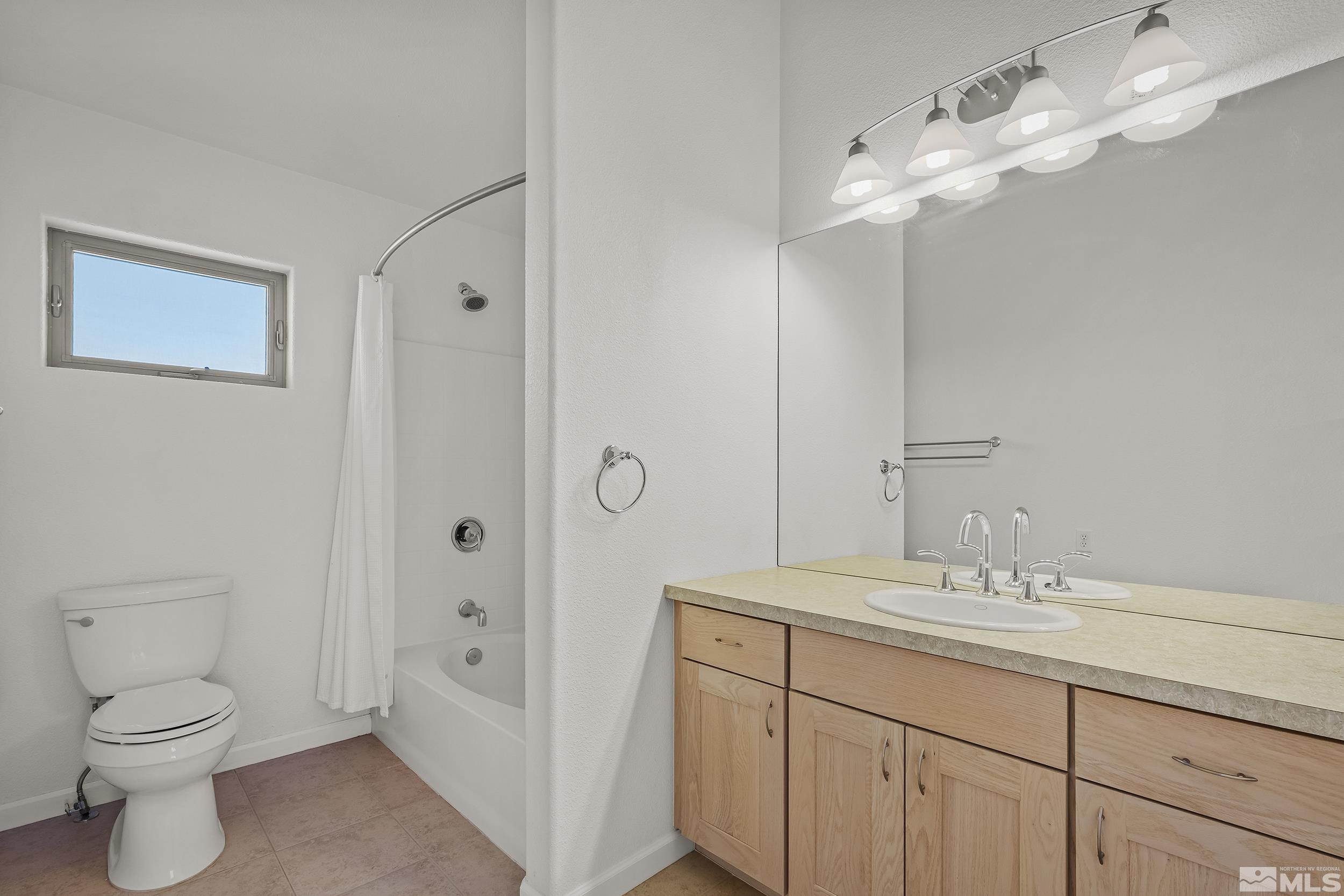 2nd bedroom attached bath