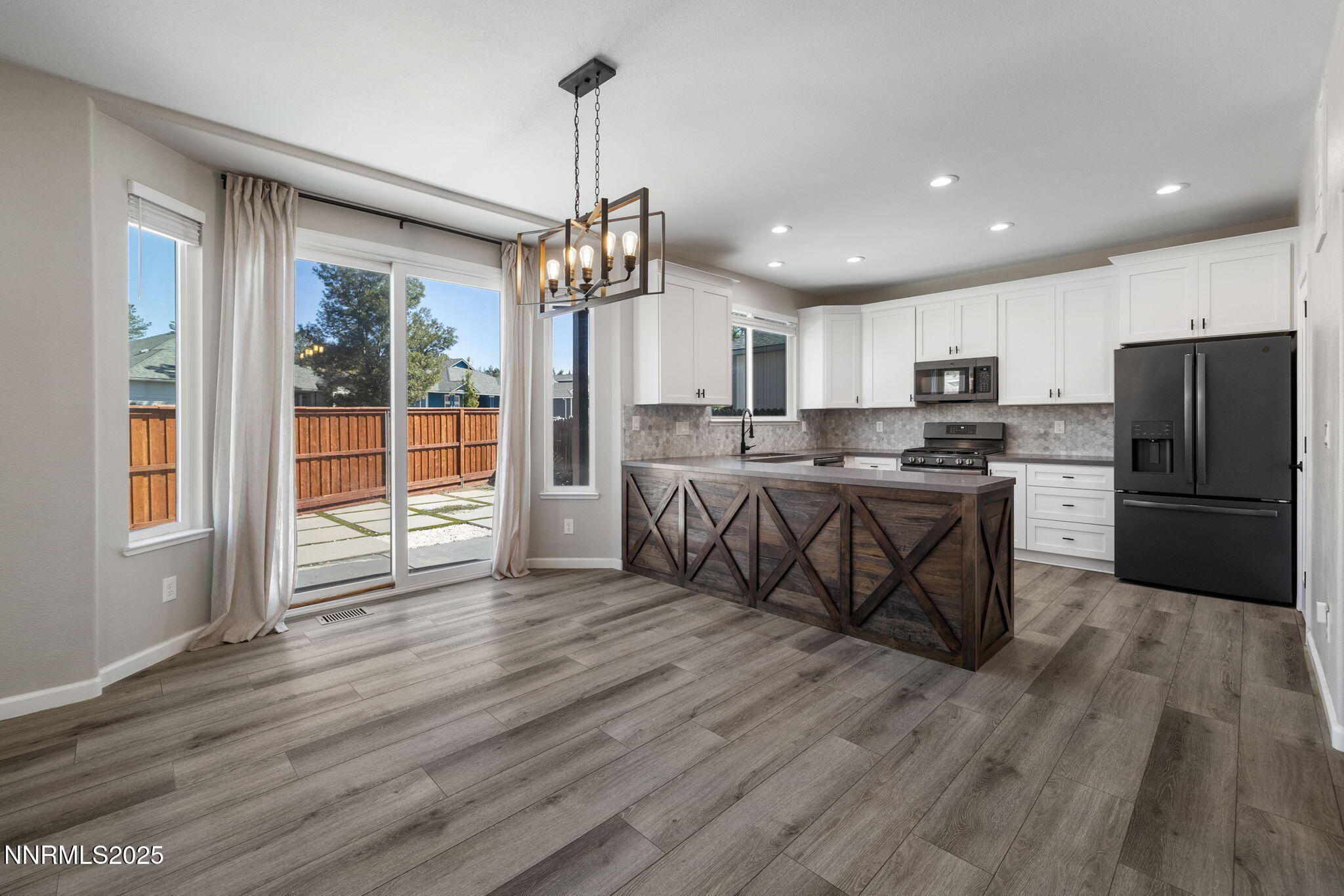 12-web-or-mls-7510 Michaela Dr-7