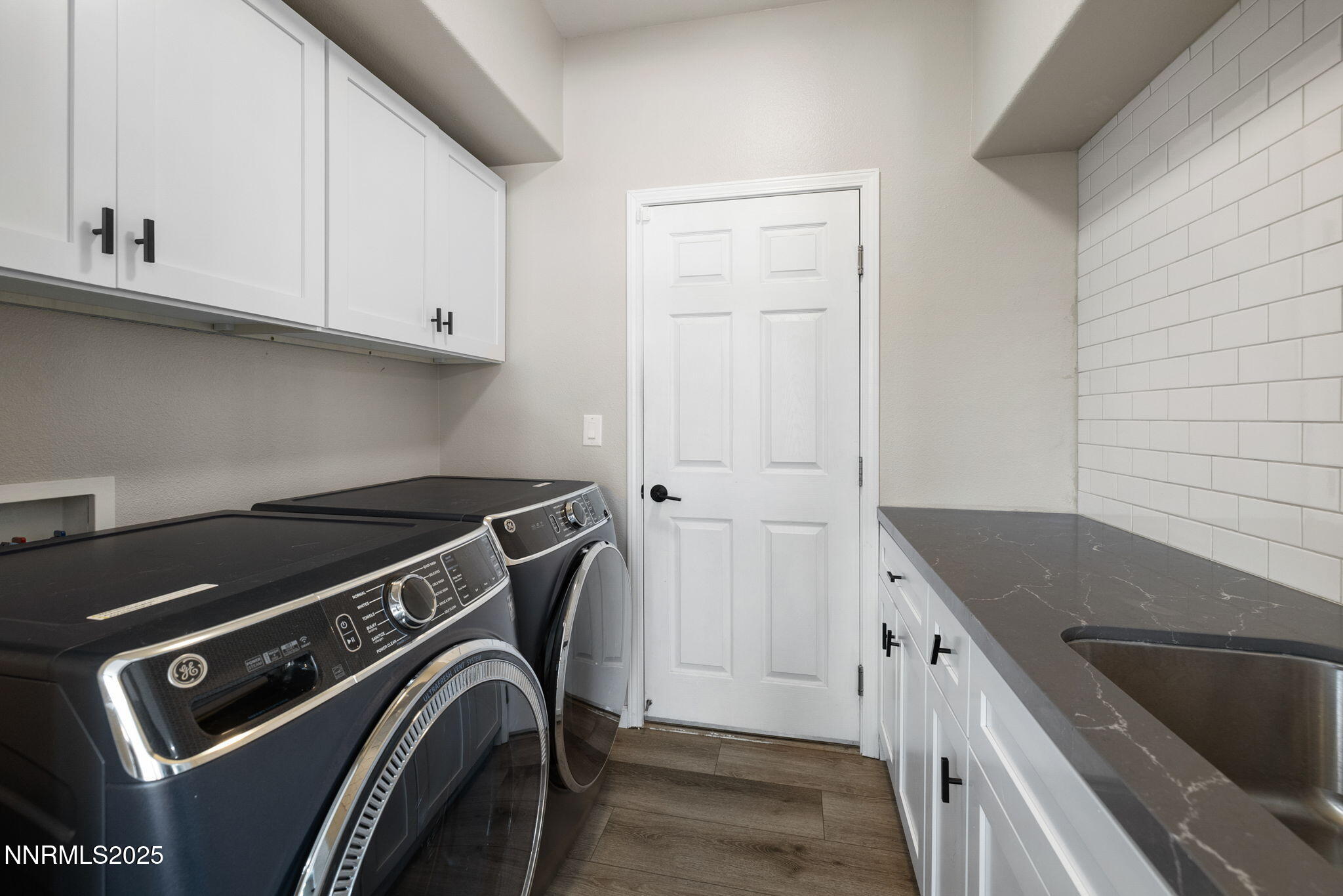 14-web-or-mls-7510 Michaela Dr-8