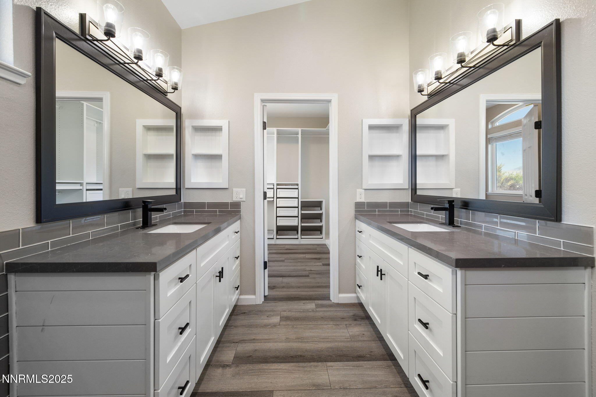 18-web-or-mls-7510 Michaela Dr-20