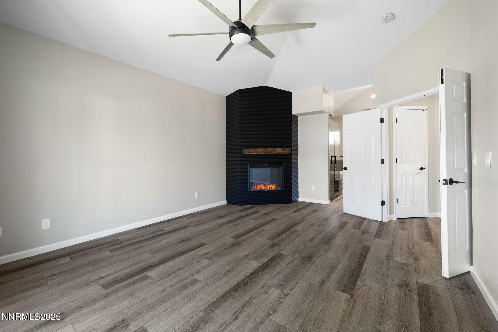 22-web-or-mls-7510 Michaela Dr-18