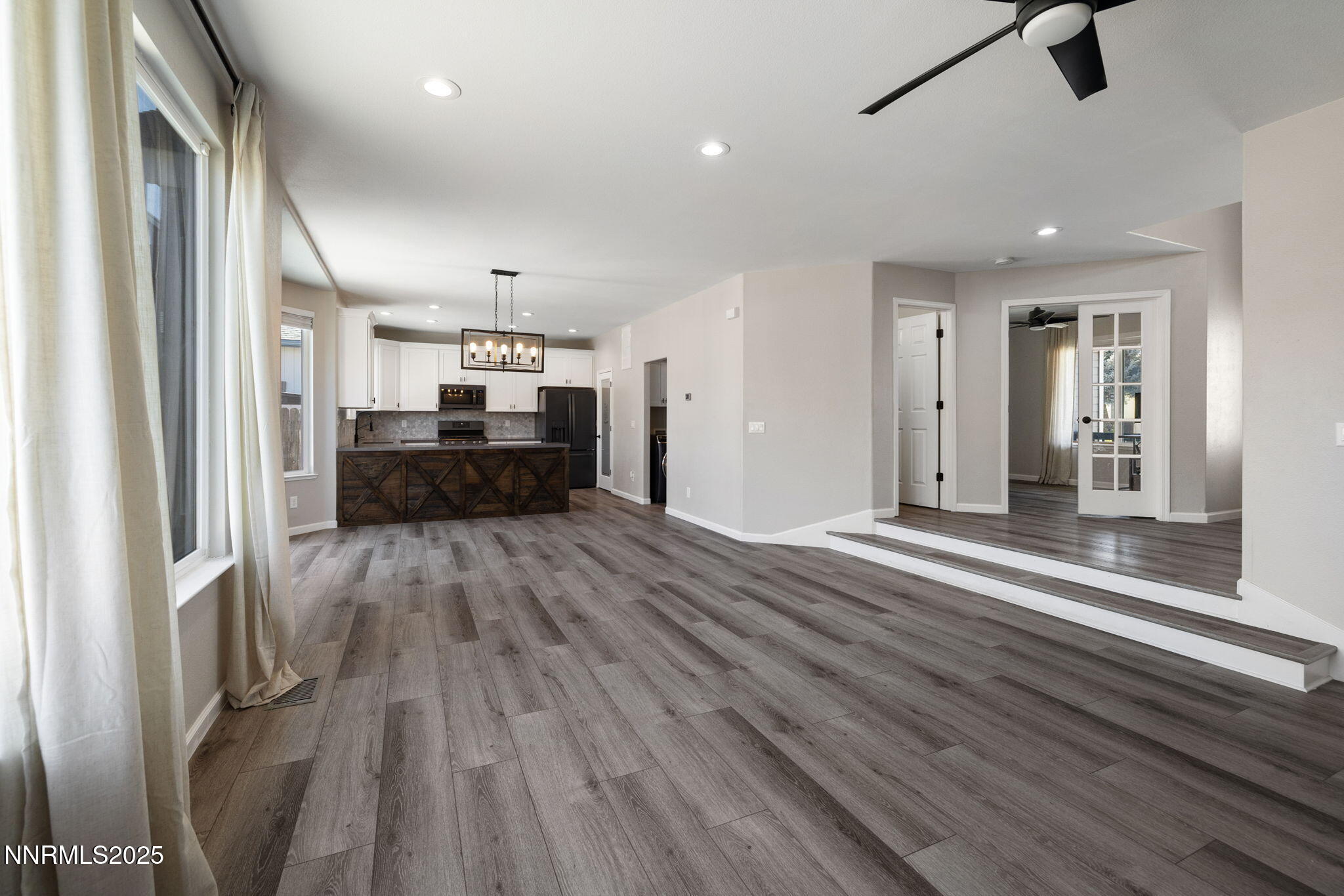 3-web-or-mls-7510 Michaela Dr-6