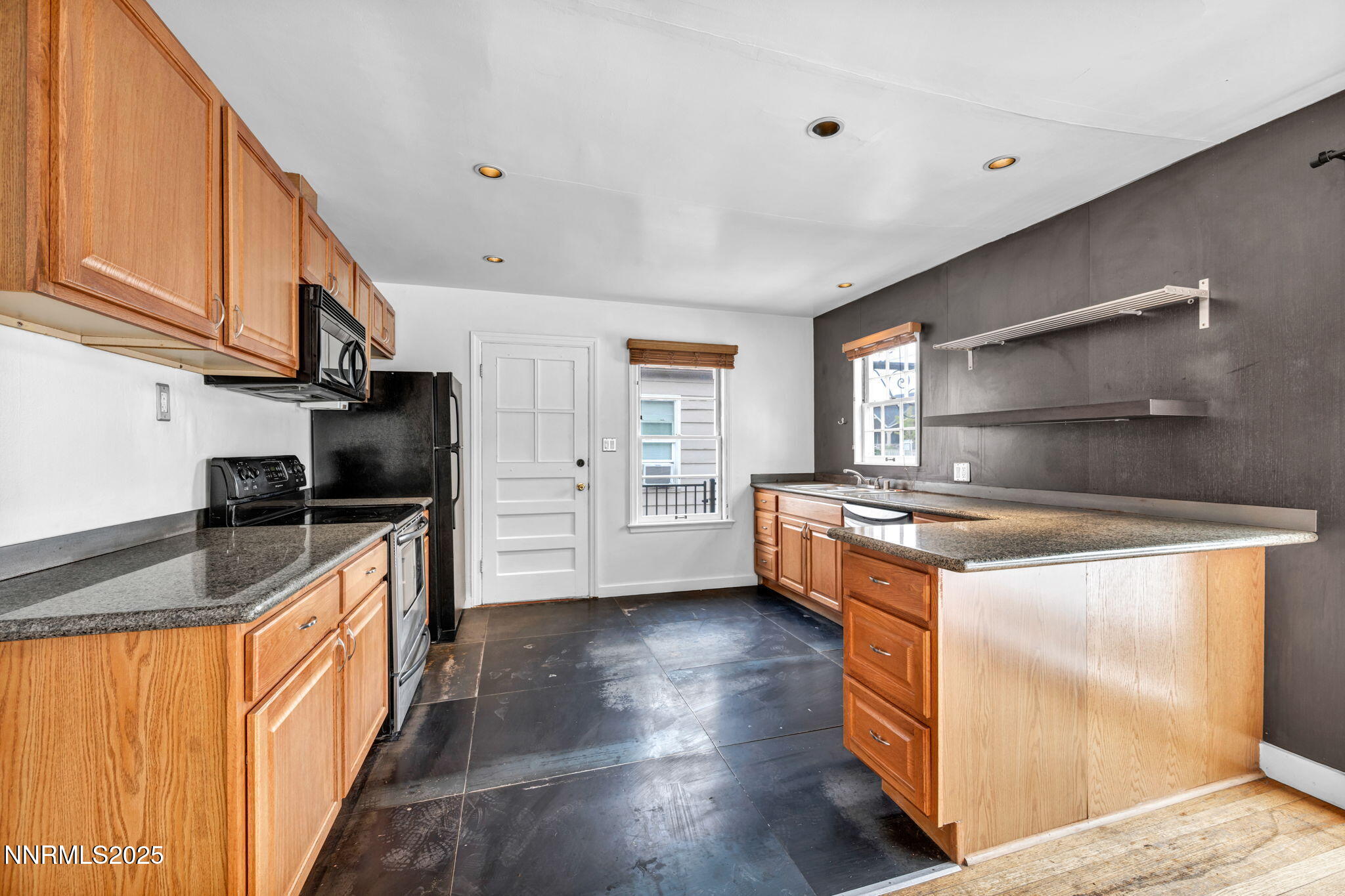 31-web-or-mls-343-mt-rose-st