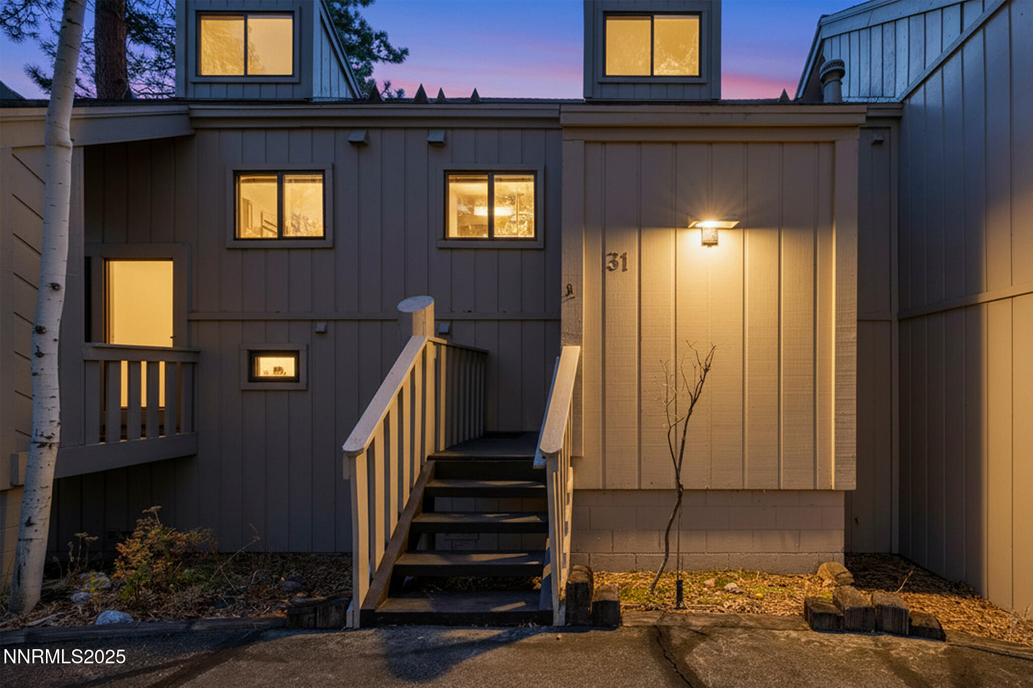 1-web-or-mls-696-village-blvd-31