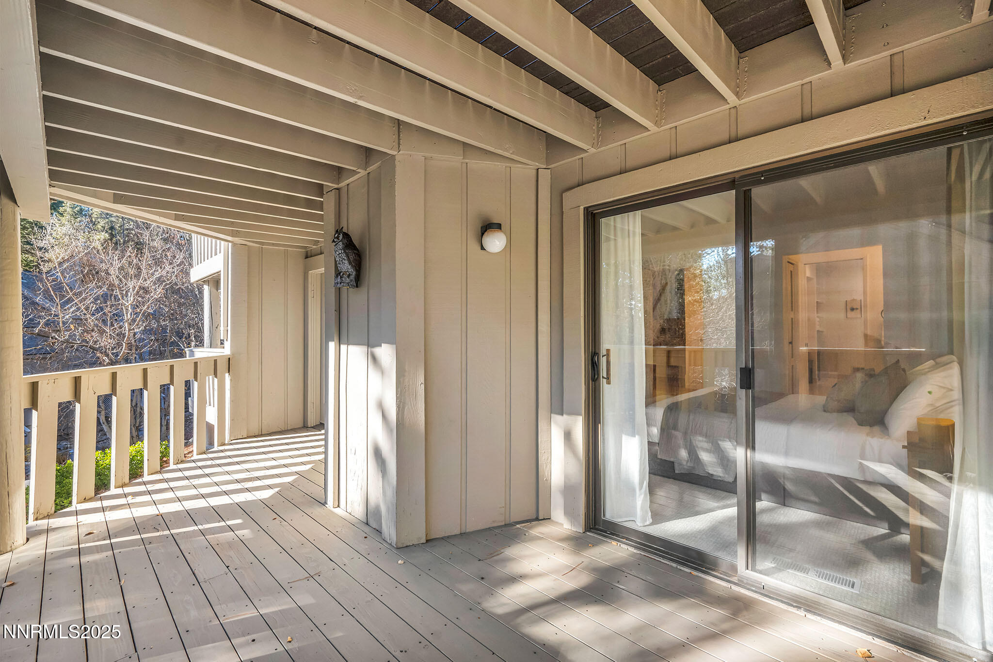 19-web-or-mls-696-village-blvd-31