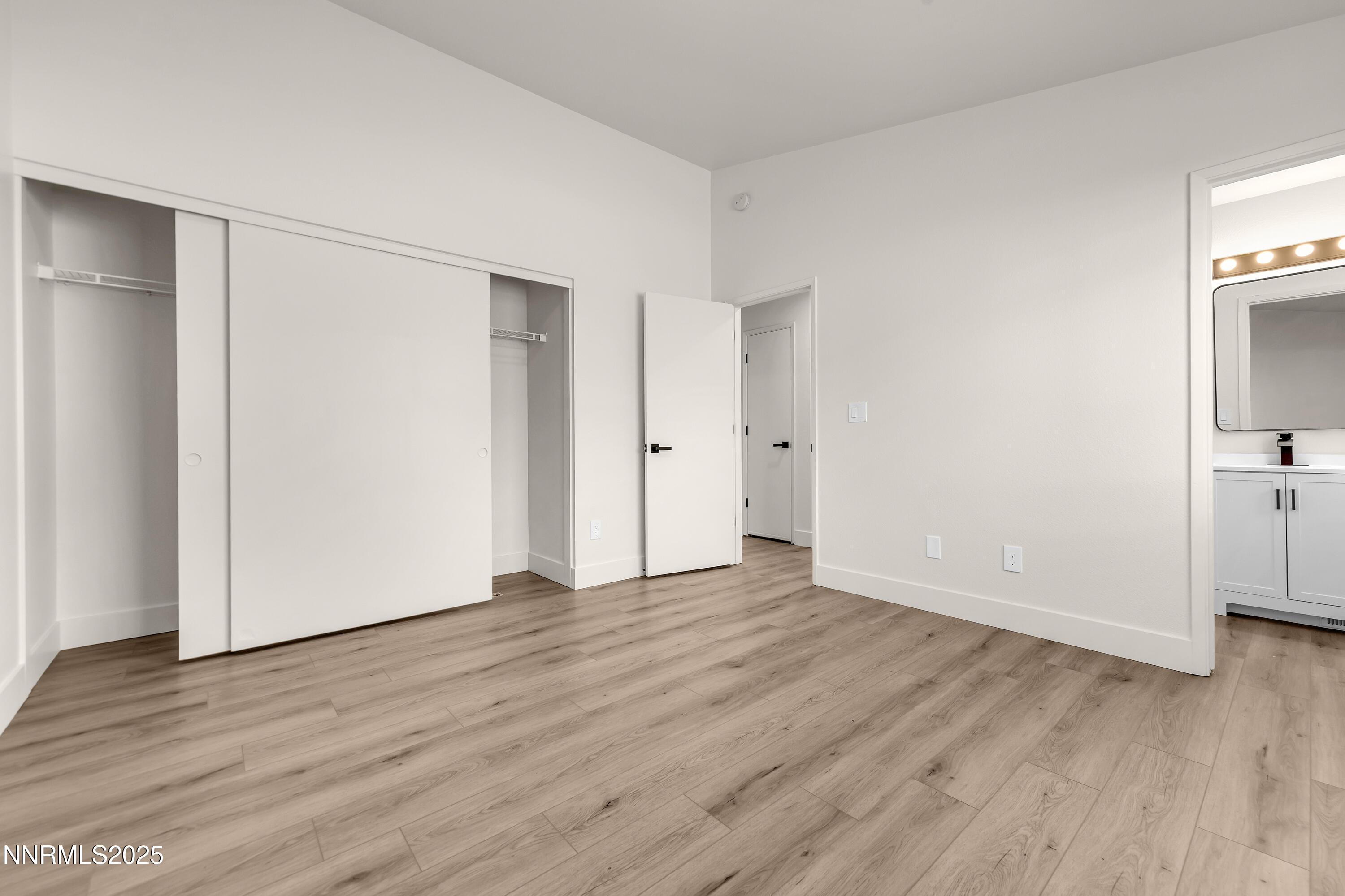 ShiftingSands8275-018