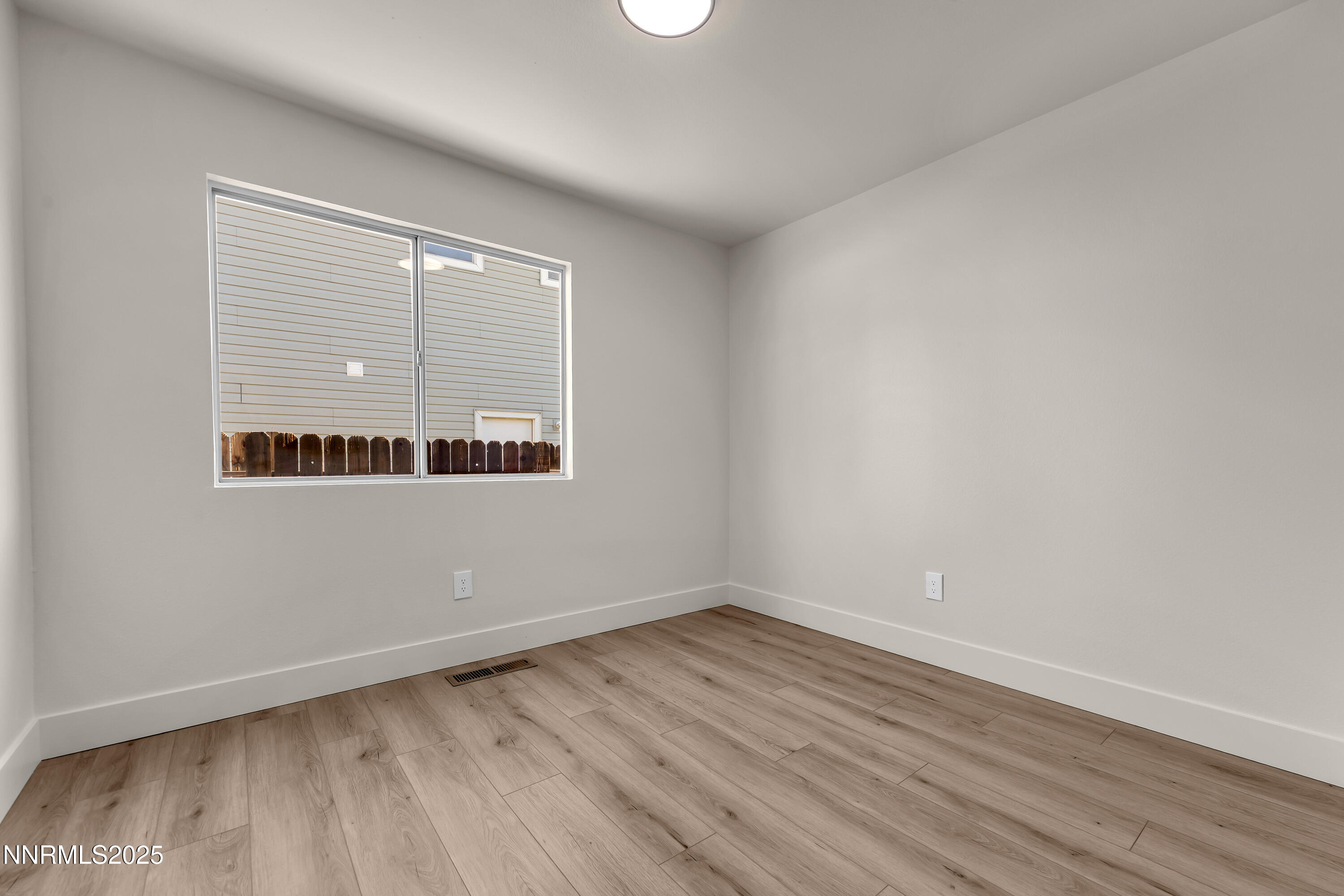 ShiftingSands8275-023