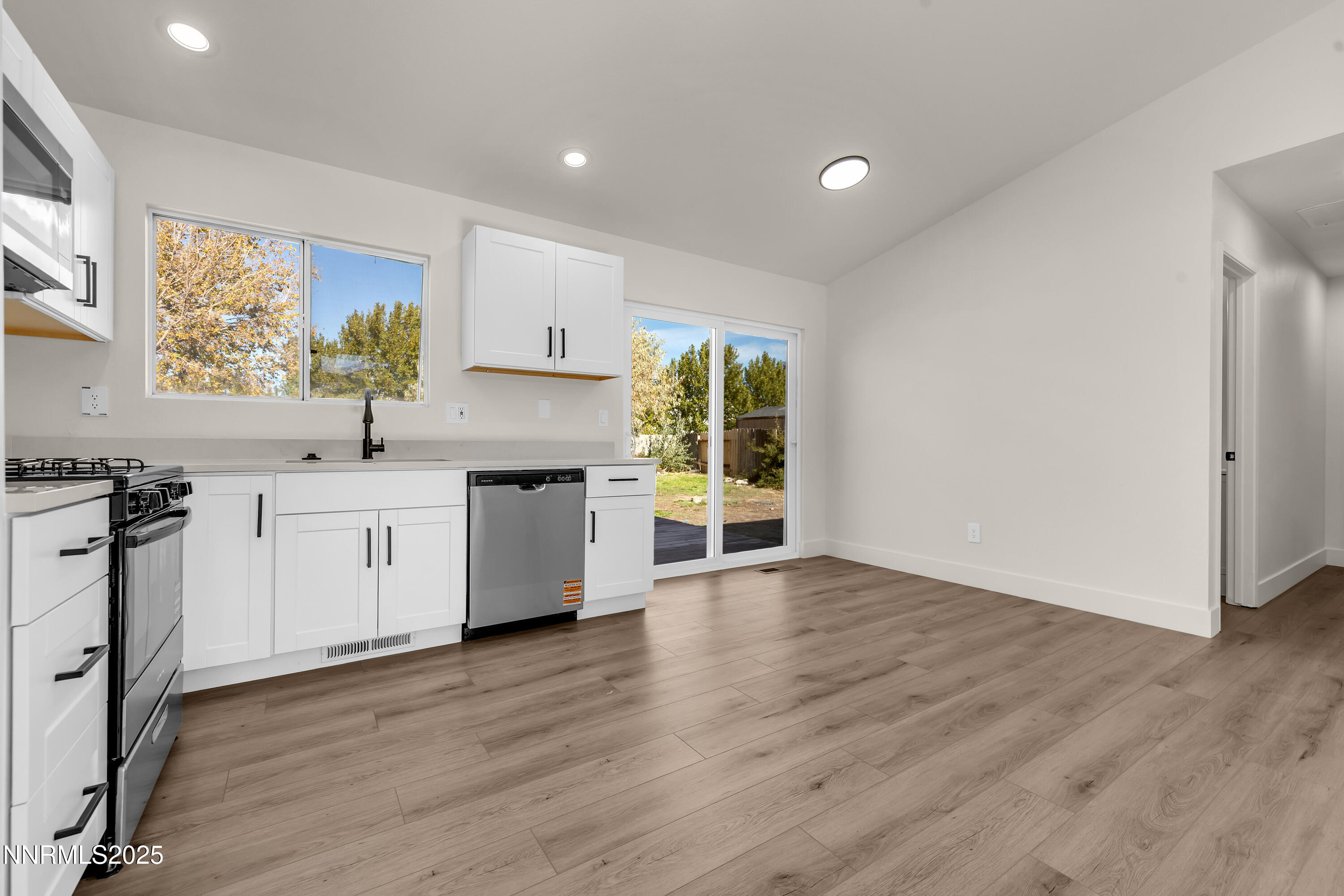 ShiftingSands8275-009