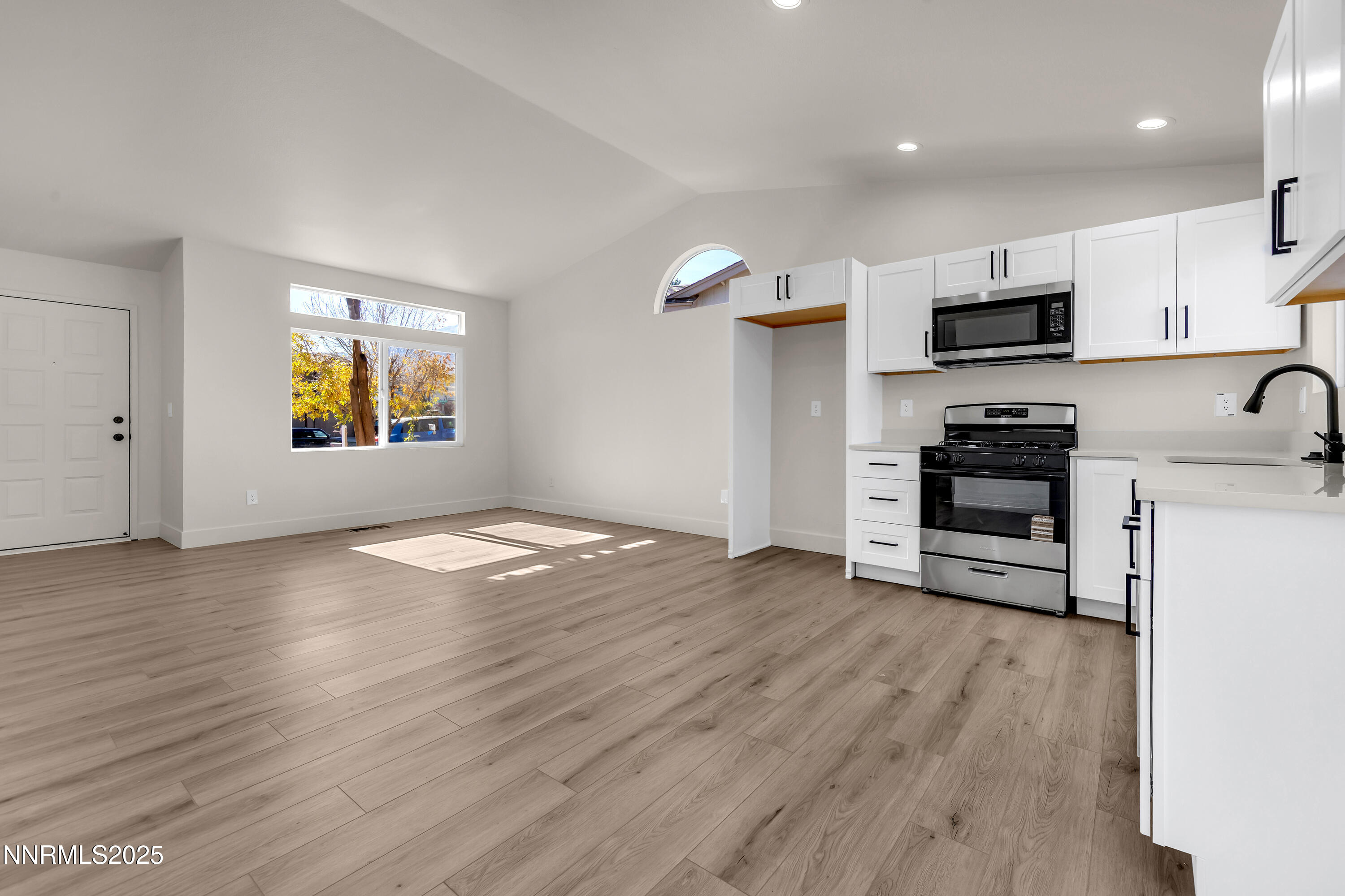 ShiftingSands8275-013