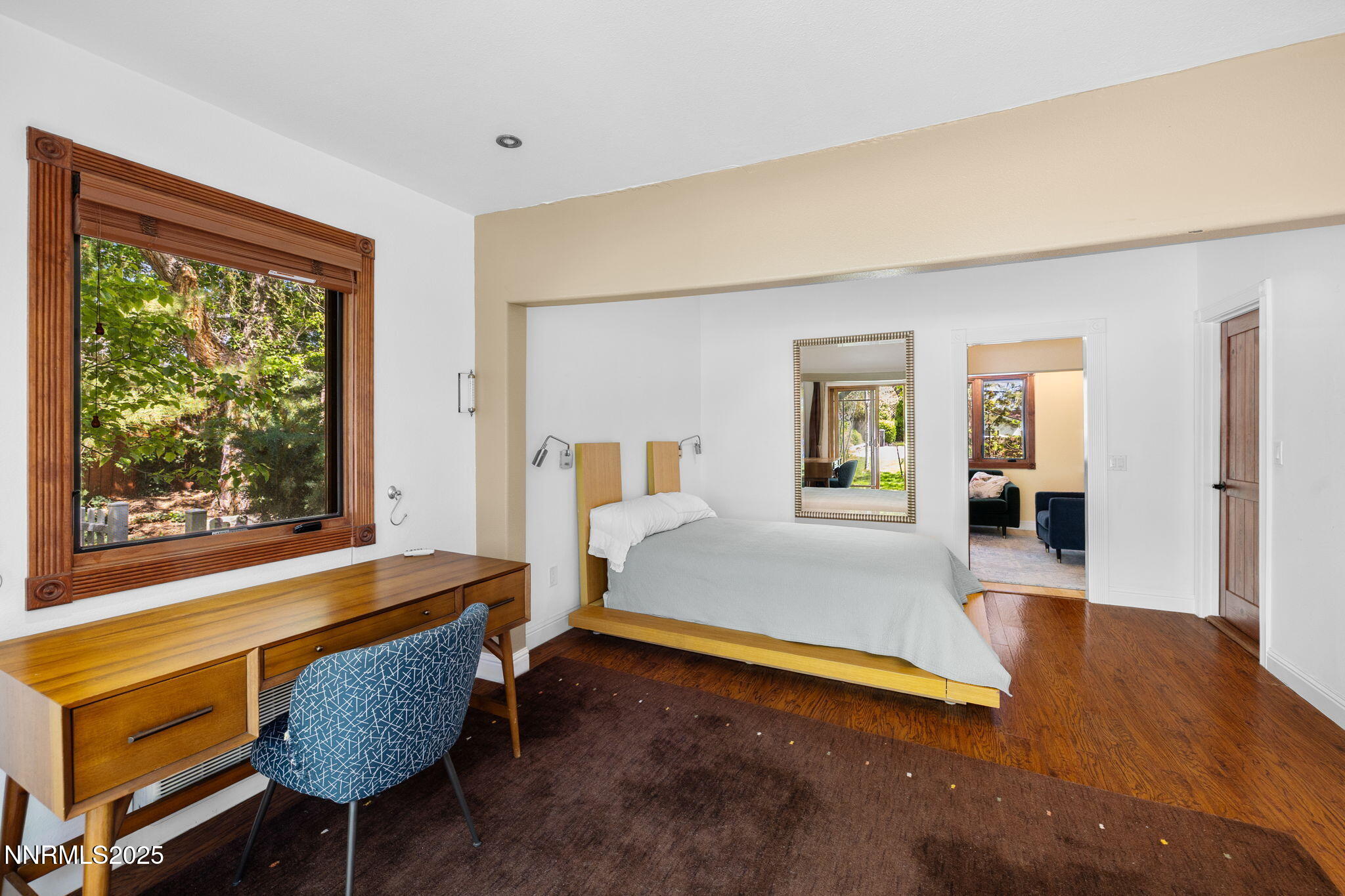 40-web-or-mls-1555 Marsh-18