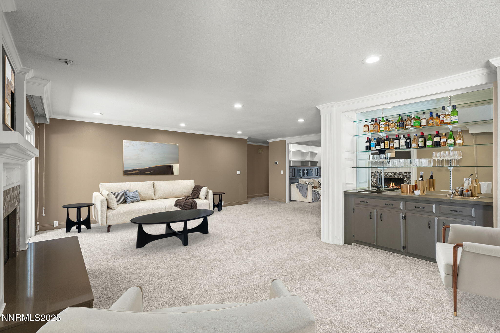 16-web-or-mls-4900_Plumas_Living_Room_25