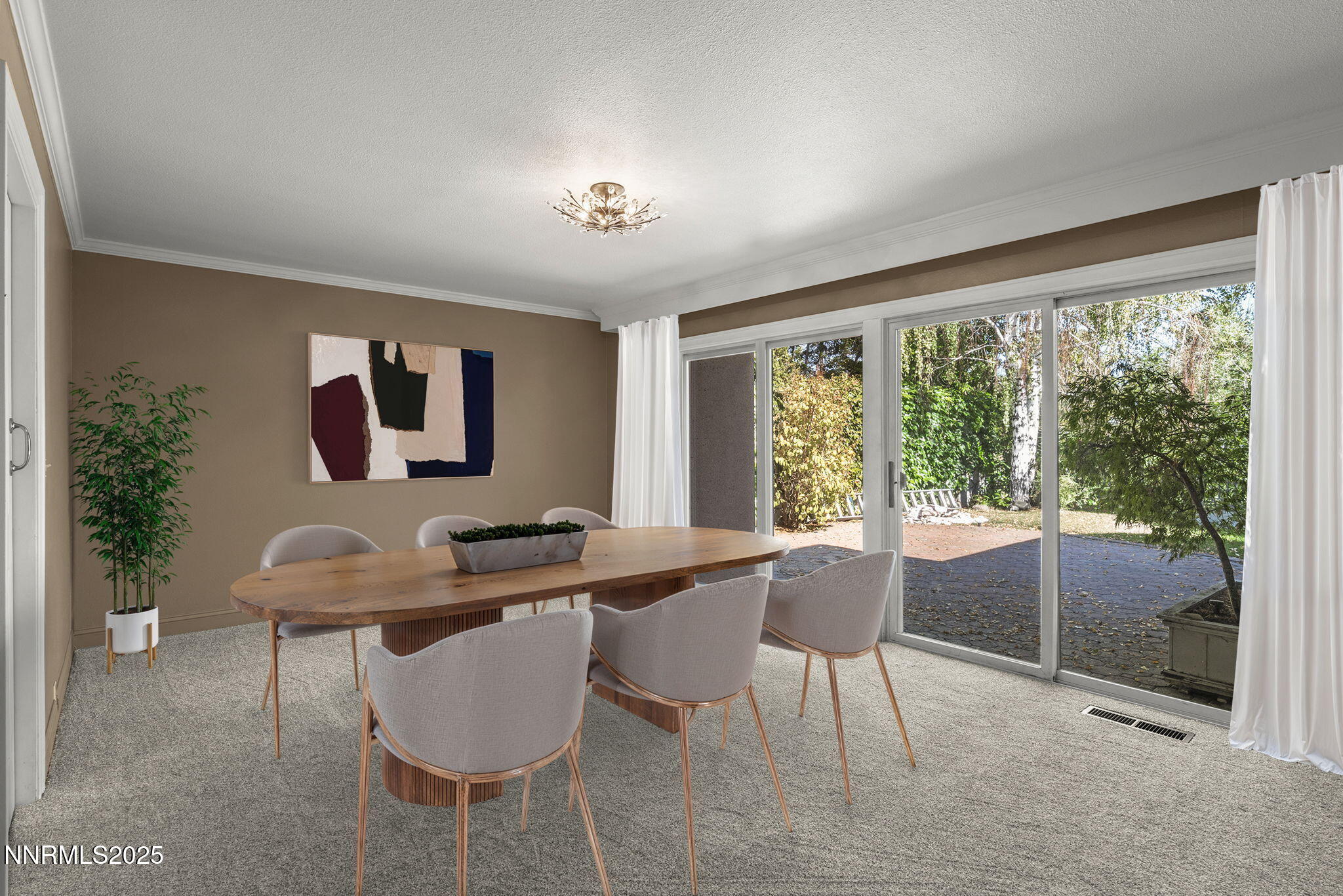 20-web-or-mls-4900_Plumas_Dining_Room_27