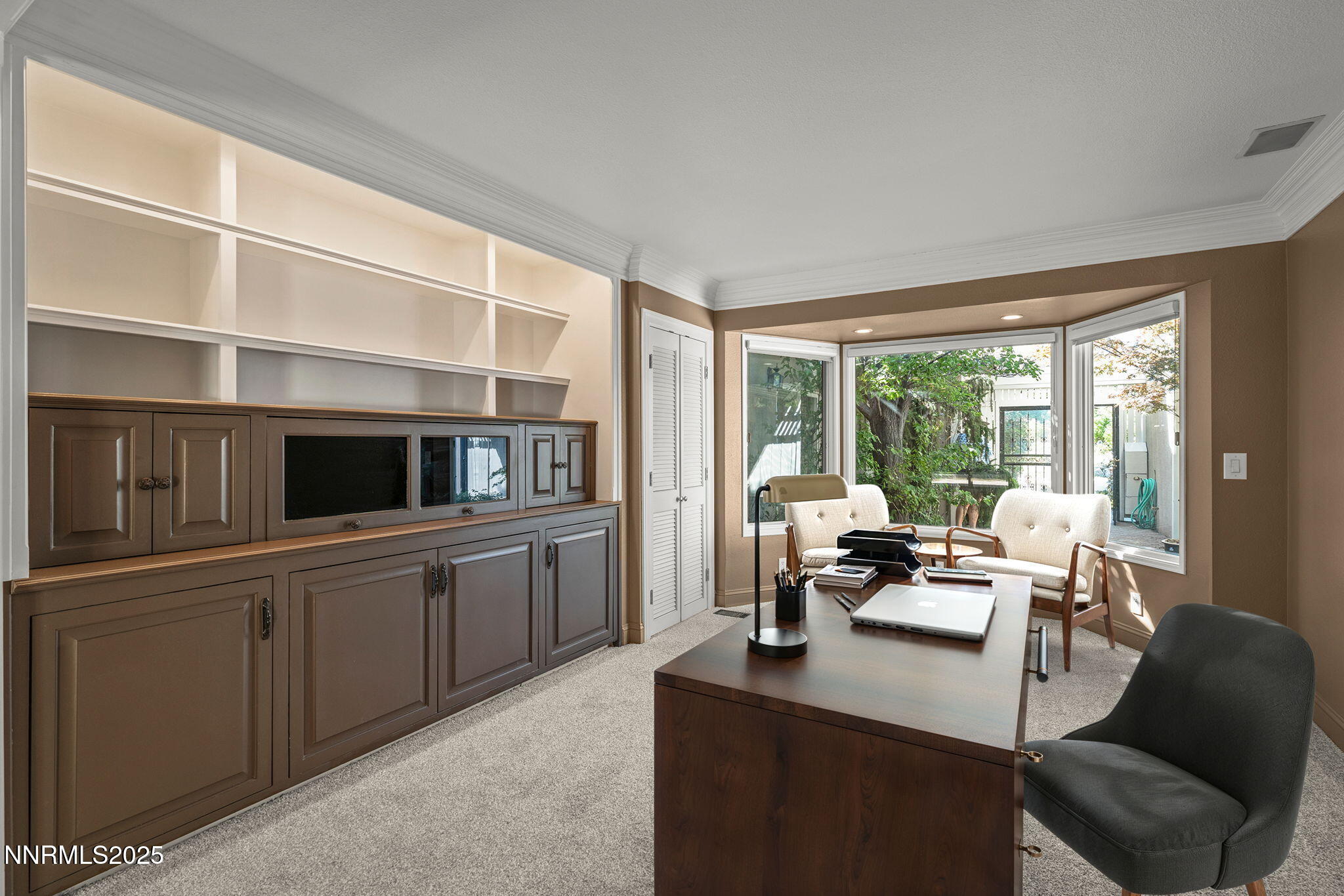 23-web-or-mls-4900_Plumas_Media_Room_25-