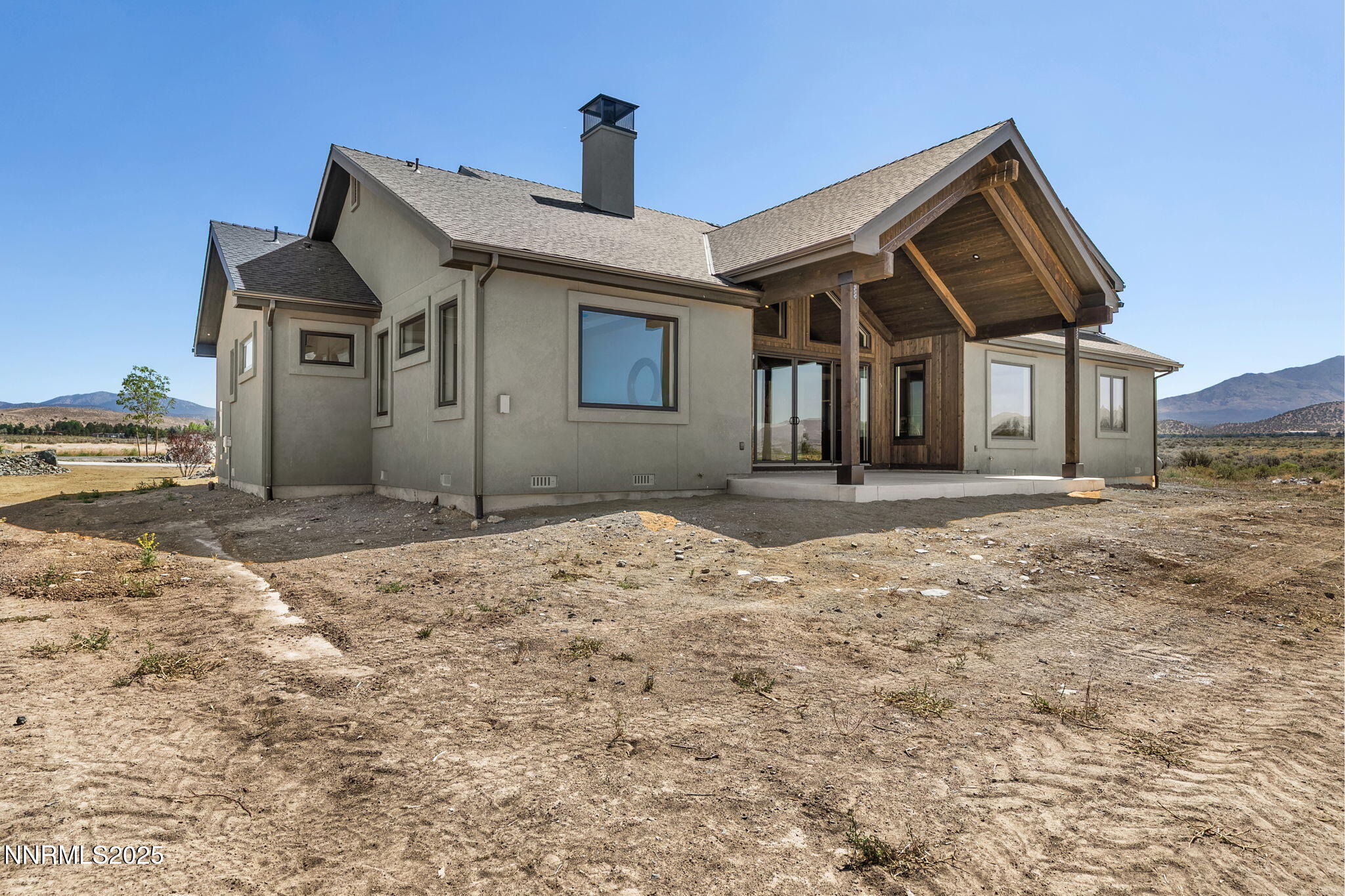 23-web-or-mls-2411 Blaze Ct-24