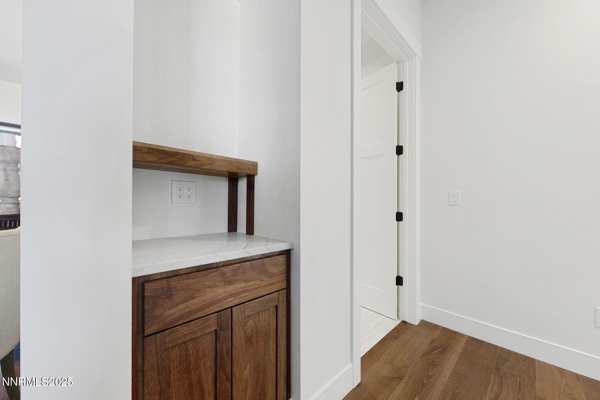 103-web-or-mls-2411 Blaze Ct-104