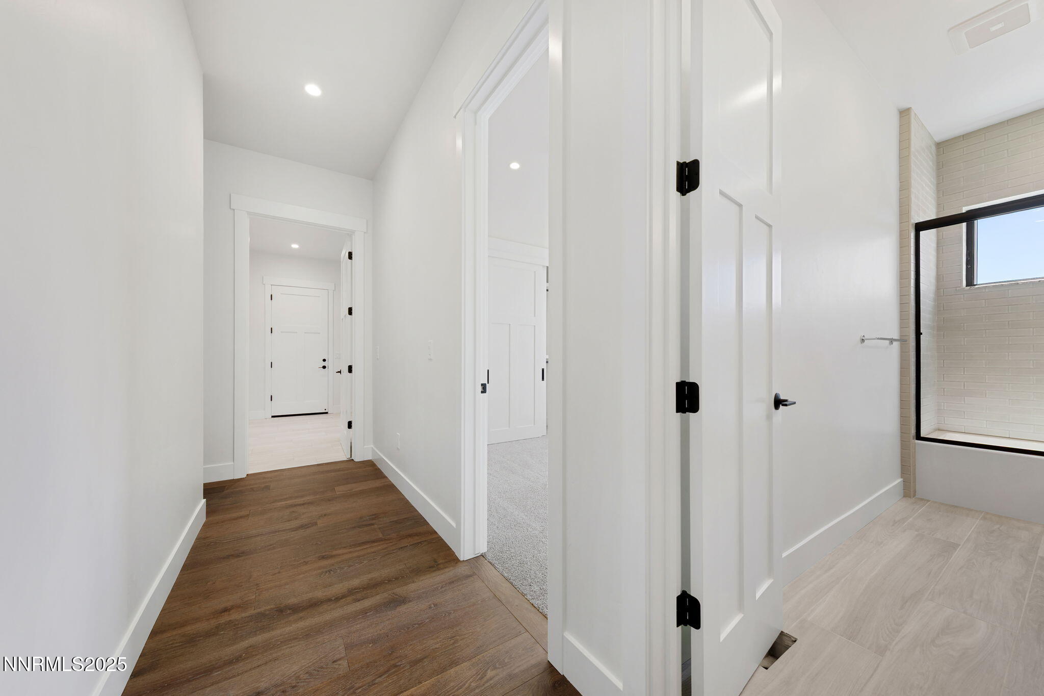 105-web-or-mls-2411 Blaze Ct-105