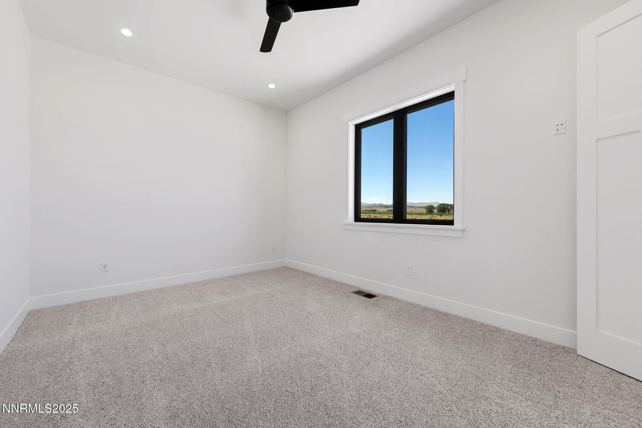 104-web-or-mls-2411 Blaze Ct-106