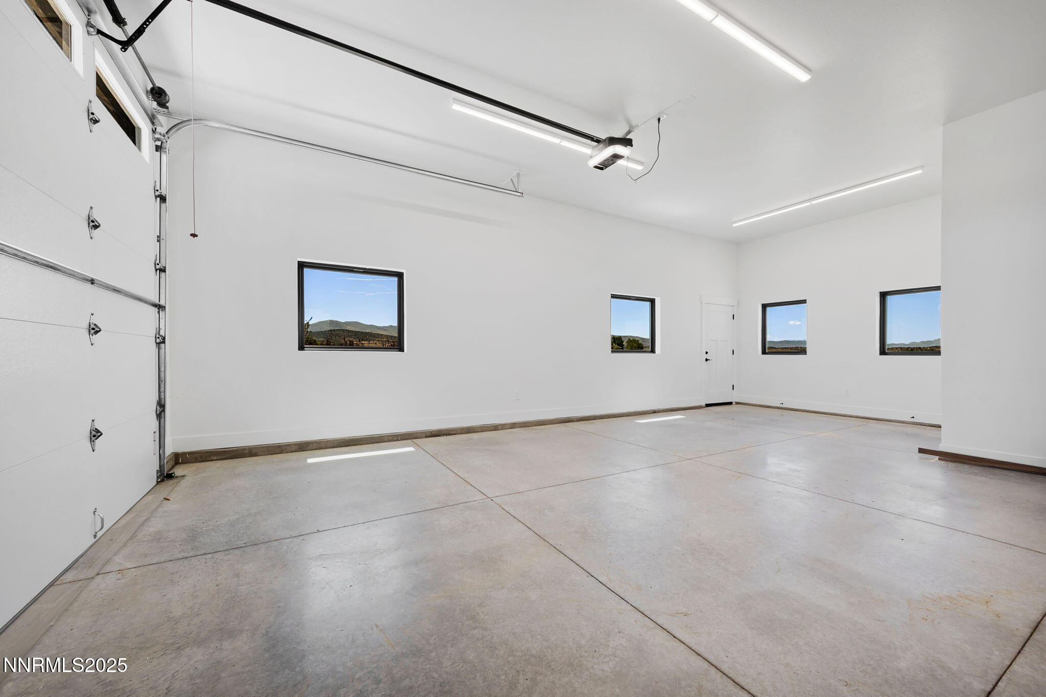 113-web-or-mls-2411 Blaze Ct-114