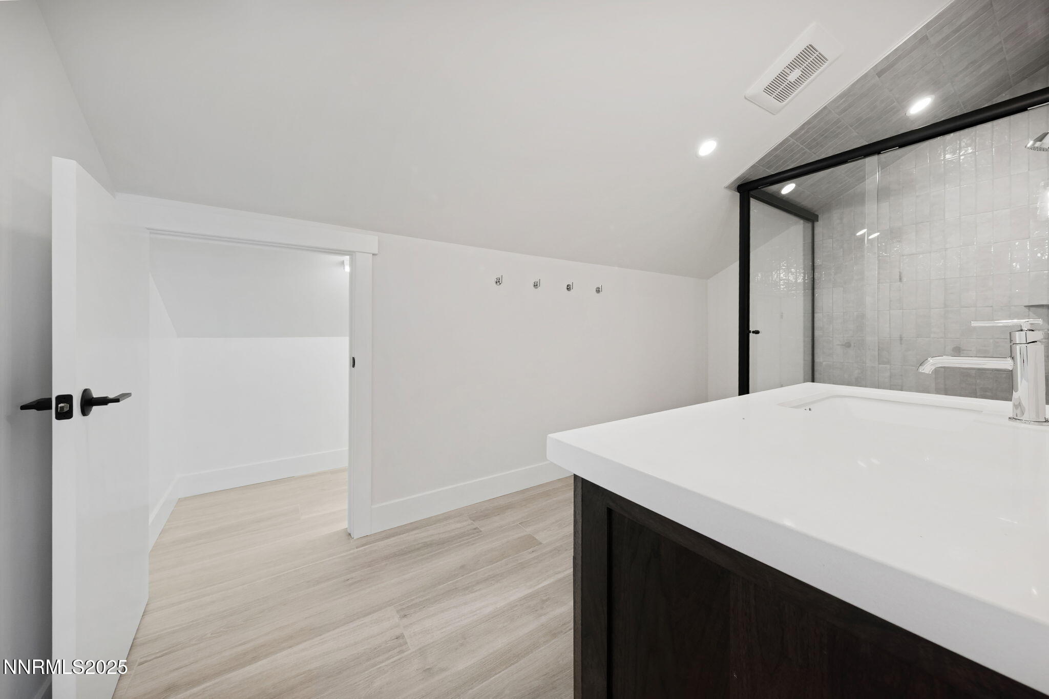 118-web-or-mls-2411 Blaze Ct-119