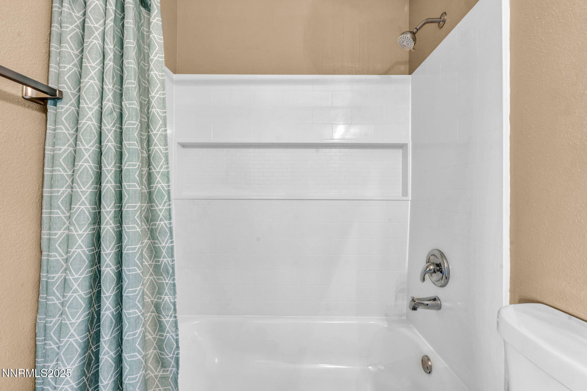 46-web-or-mls-103-michaelsen-dr