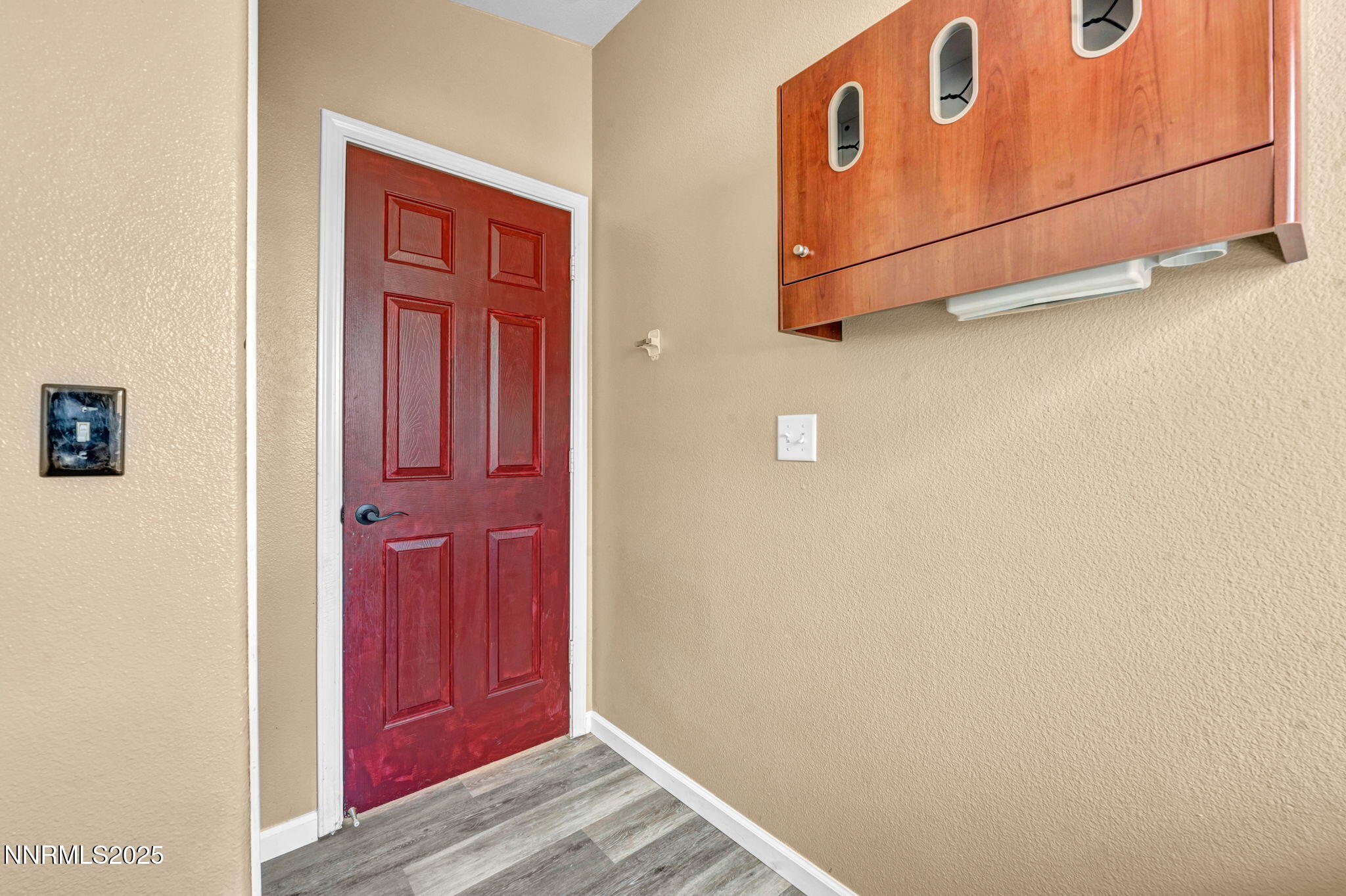 60-web-or-mls-103-michaelsen-dr