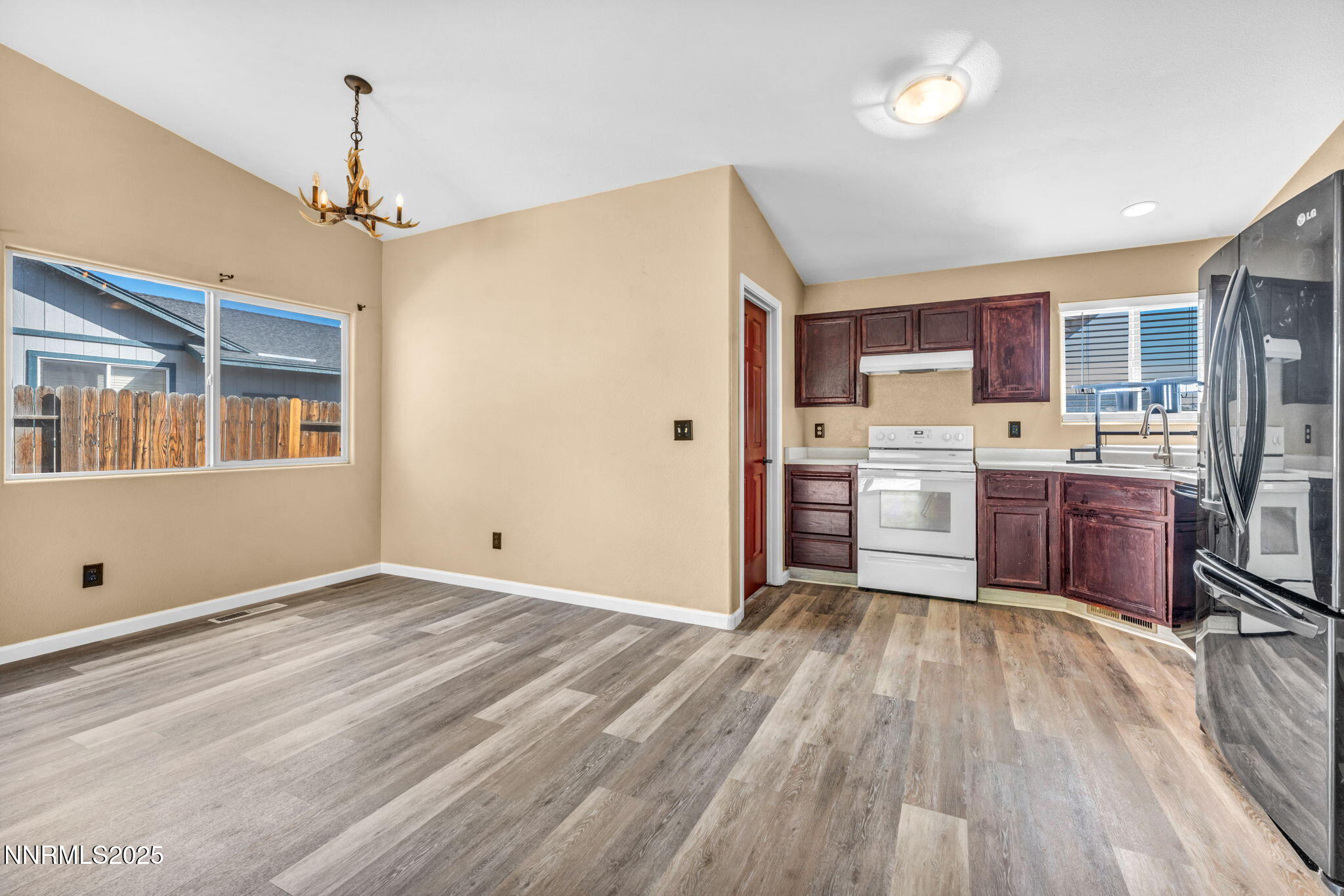 34-web-or-mls-103-michaelsen-dr