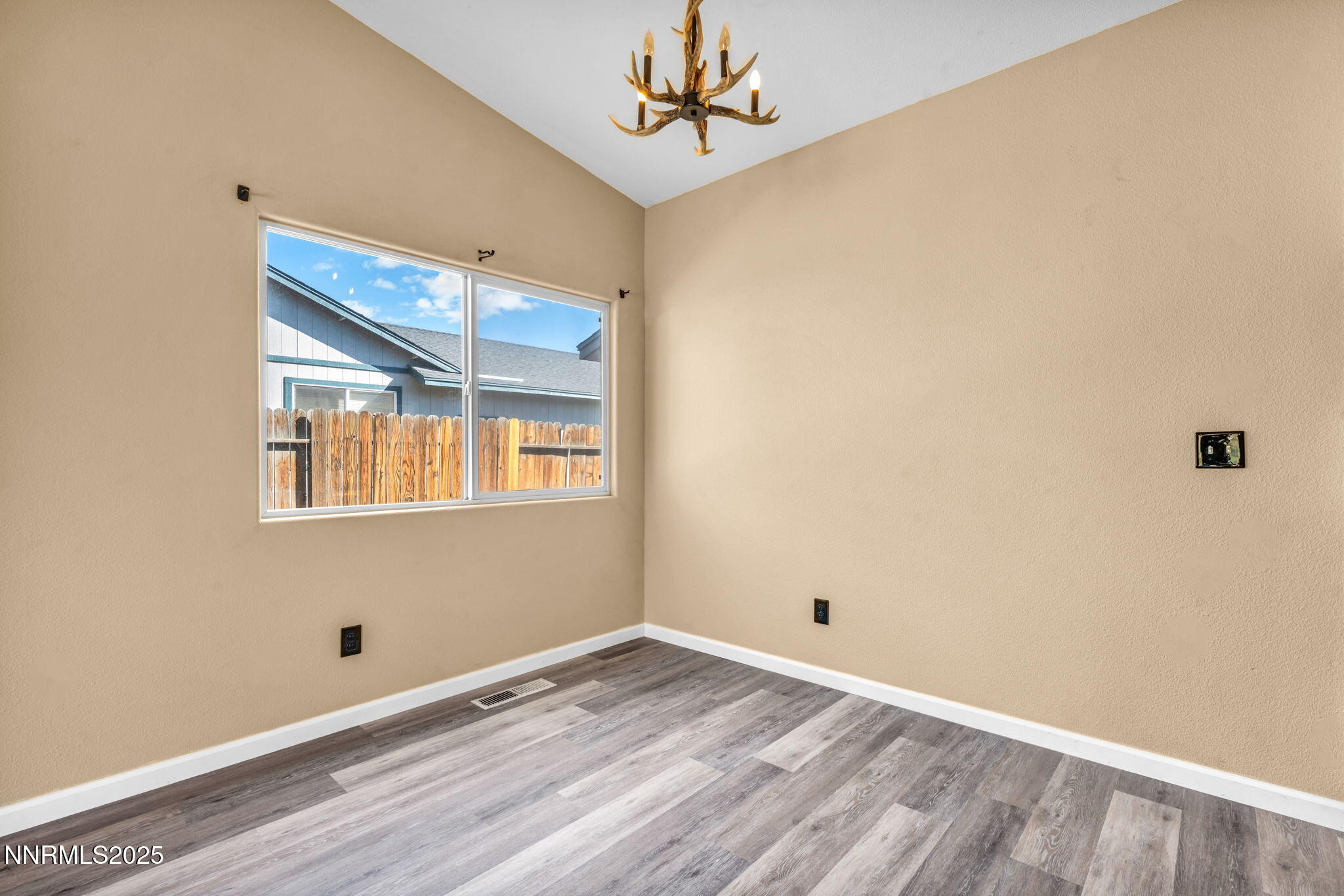 65-web-or-mls-103-michaelsen-dr