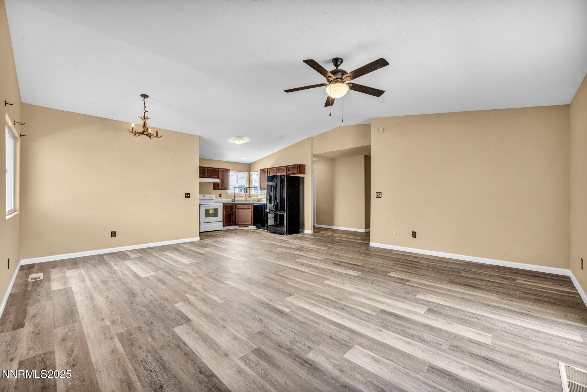 31-web-or-mls-103-michaelsen-dr